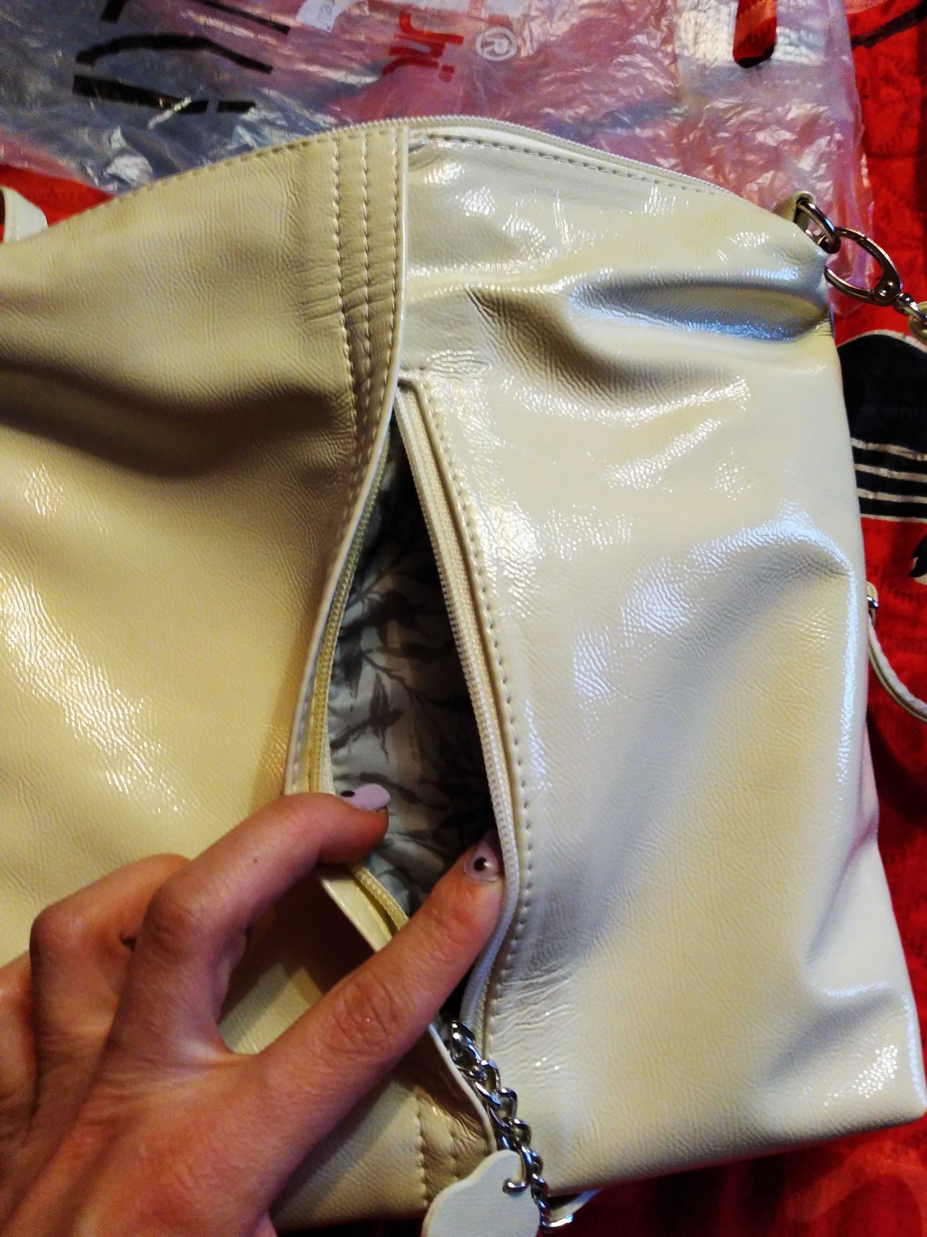 Фотография покупателя товара Сумка женская, отдел на молнии, наружный карман, регулируемый ремень, цвет бежевый - Фото 4