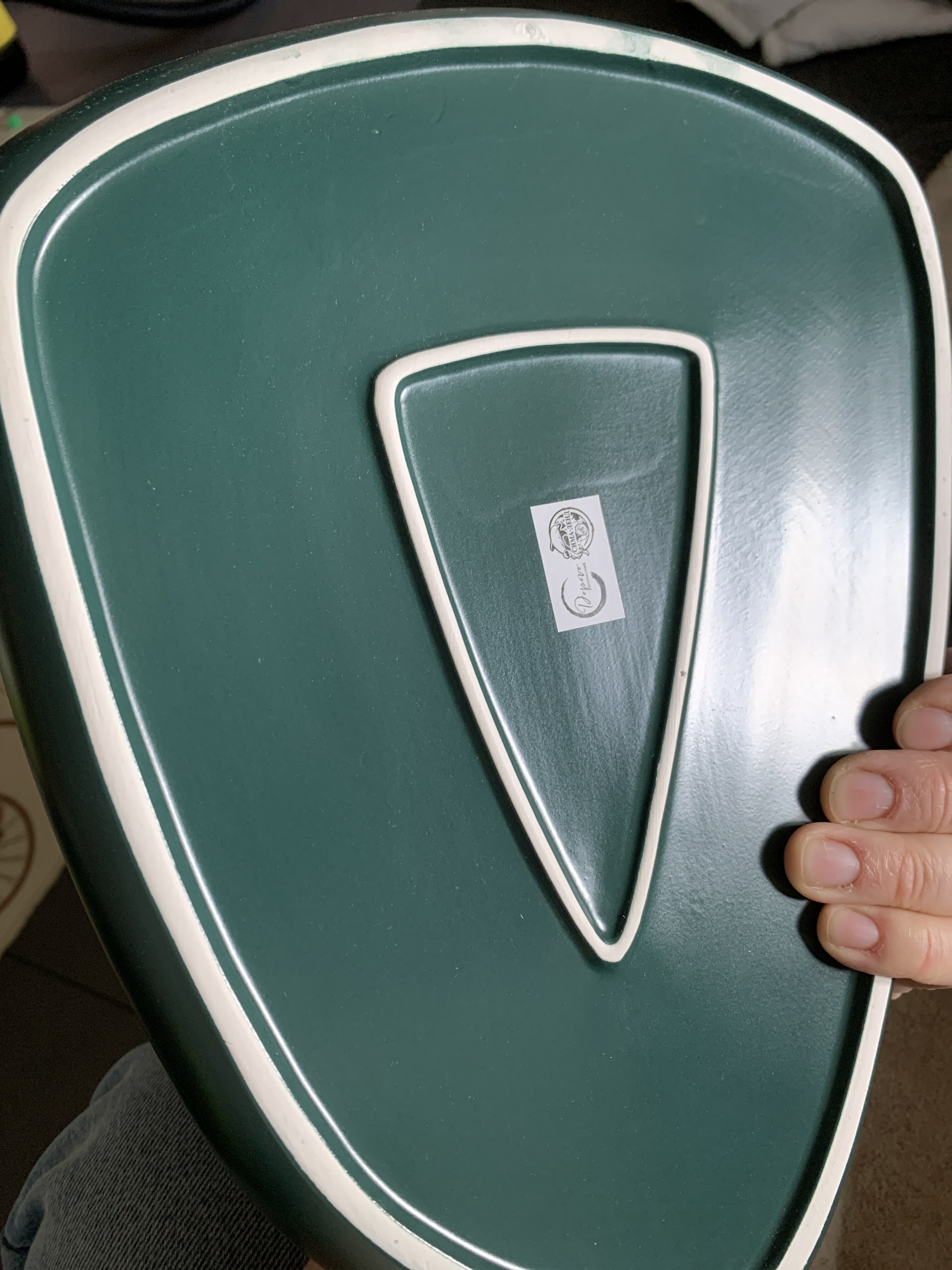 Фотография покупателя товара Тарелка керамическая нестандартной формы «Тёмно-зелёная», 28 х 22 см, цвет зелёный