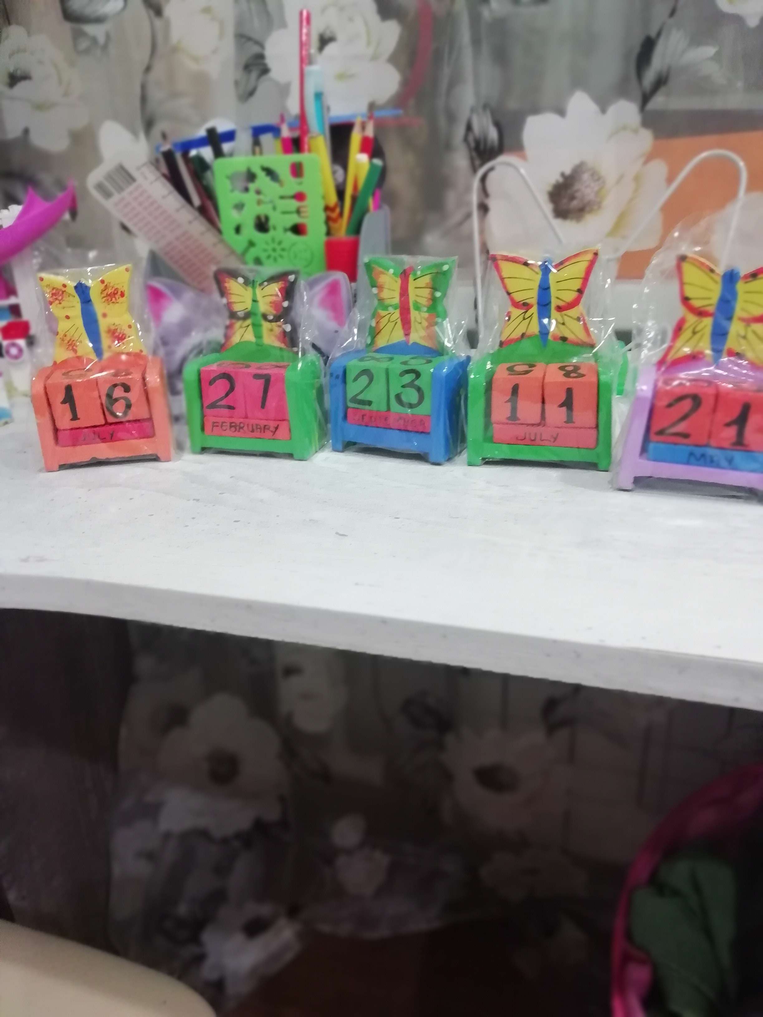 Фотография покупателя товара Деревянный календарь с кубиками "Бабочка" 7,5х3,5х10 см МИКС - Фото 1