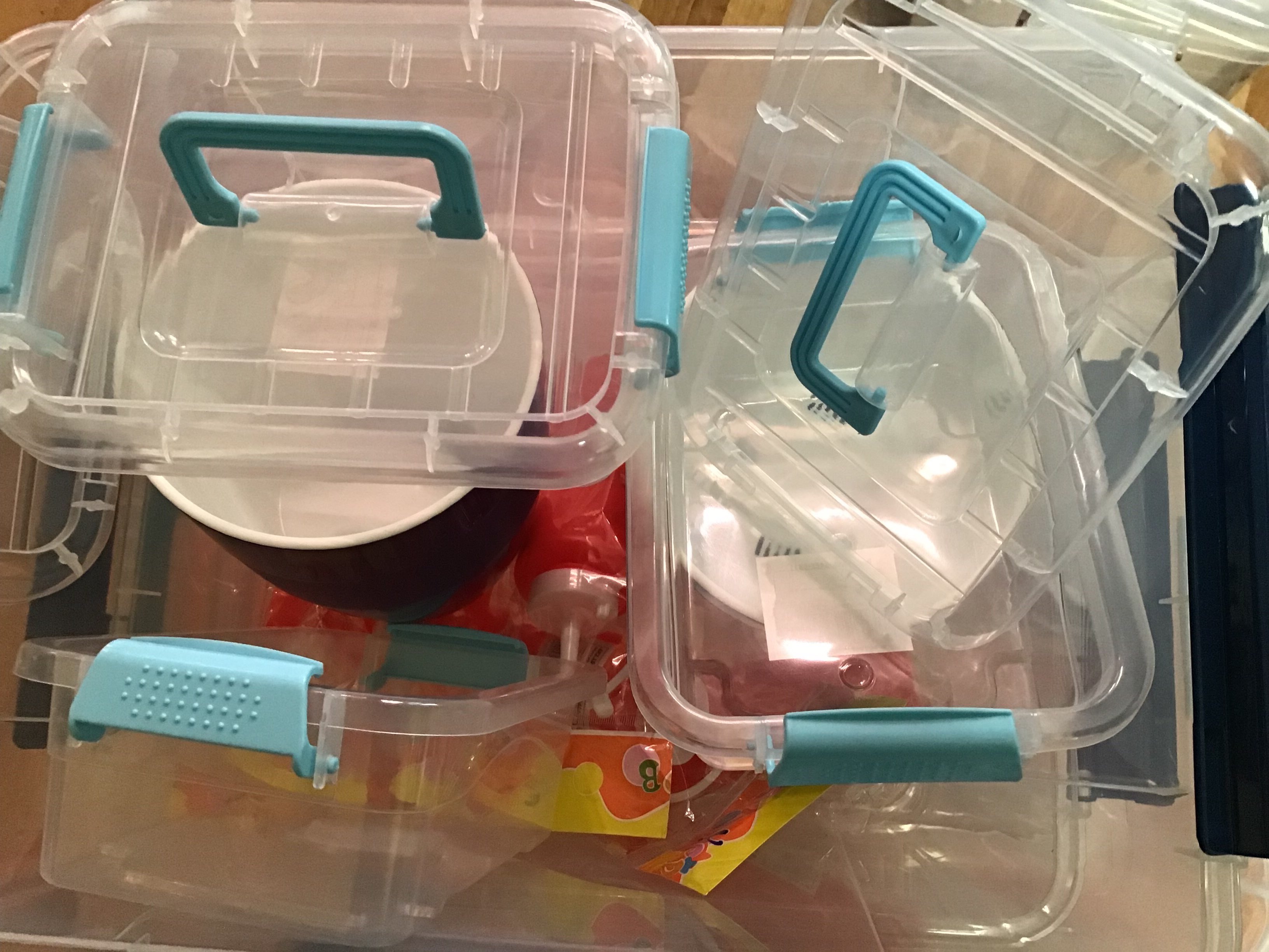Фотография покупателя товара Контейнер для хранения пластиковый, крышка с ручкой на защёлке 19×15×6,8 см, цвет МИКС - Фото 3