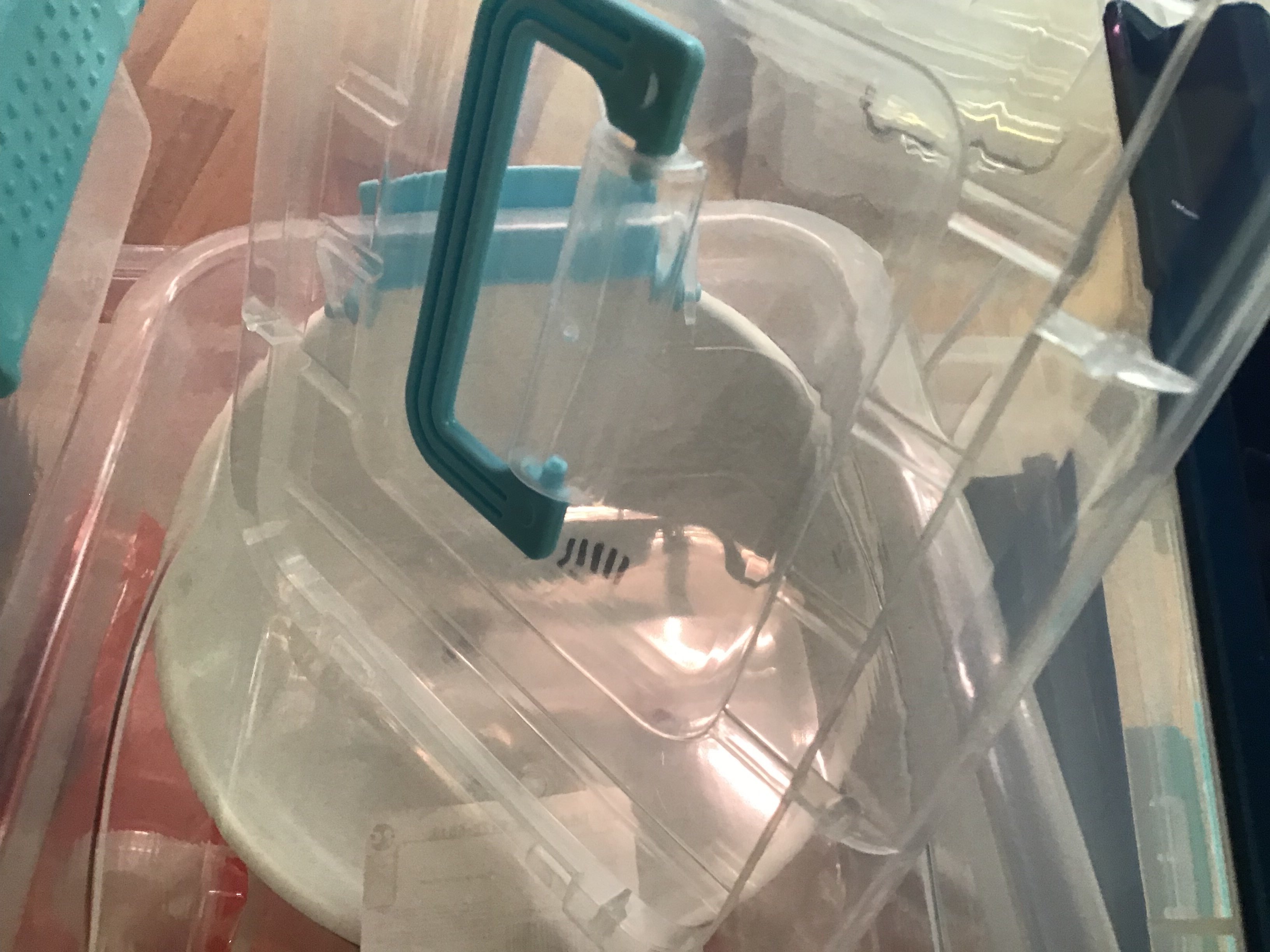 Фотография покупателя товара Контейнер для хранения пластиковый, крышка с ручкой на защёлке 19×15×6,8 см, цвет МИКС - Фото 4
