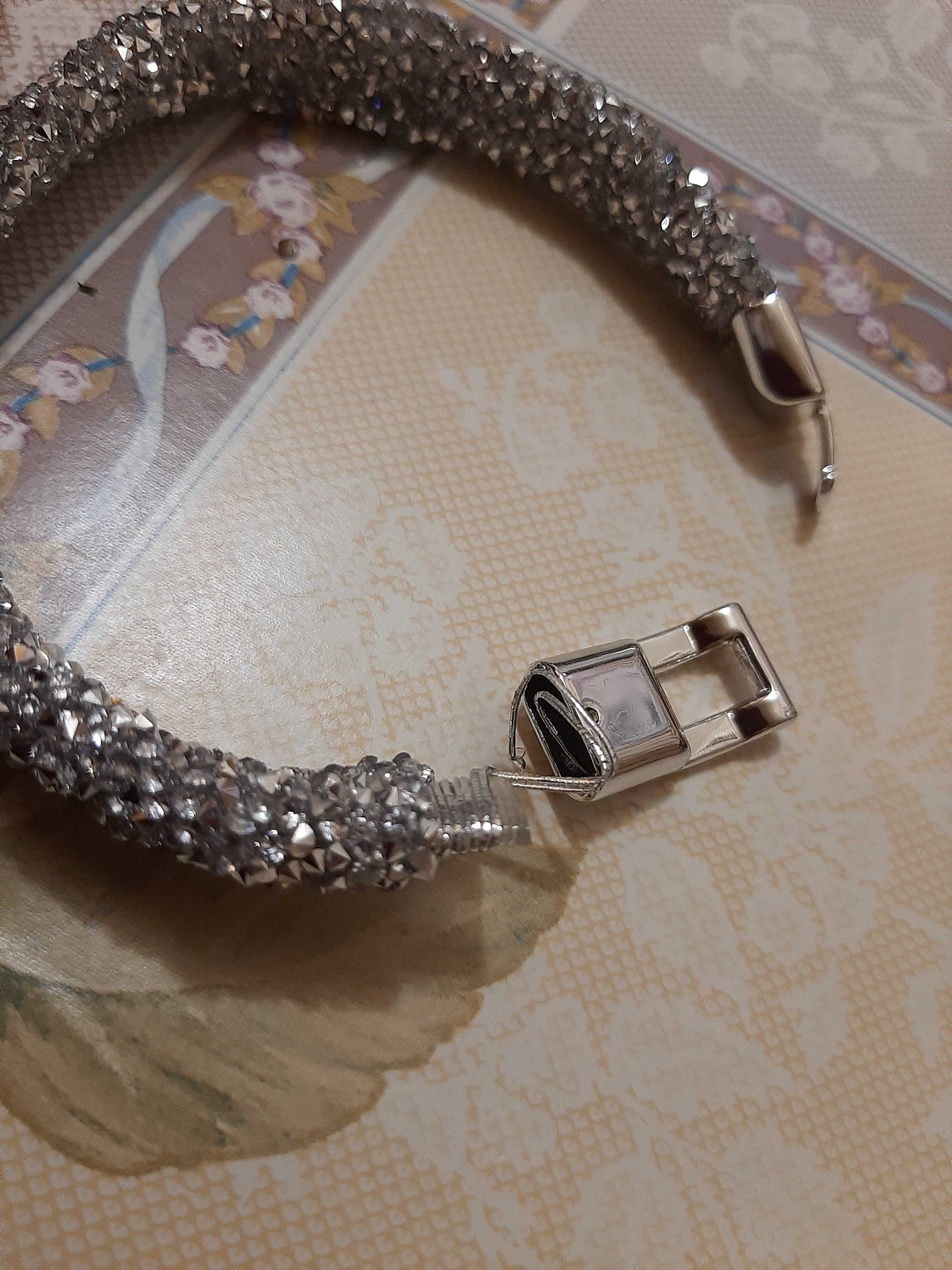 Фотография покупателя товара Браслет со стразами "Шанталь", цвет белый в серебре, 20см - Фото 3