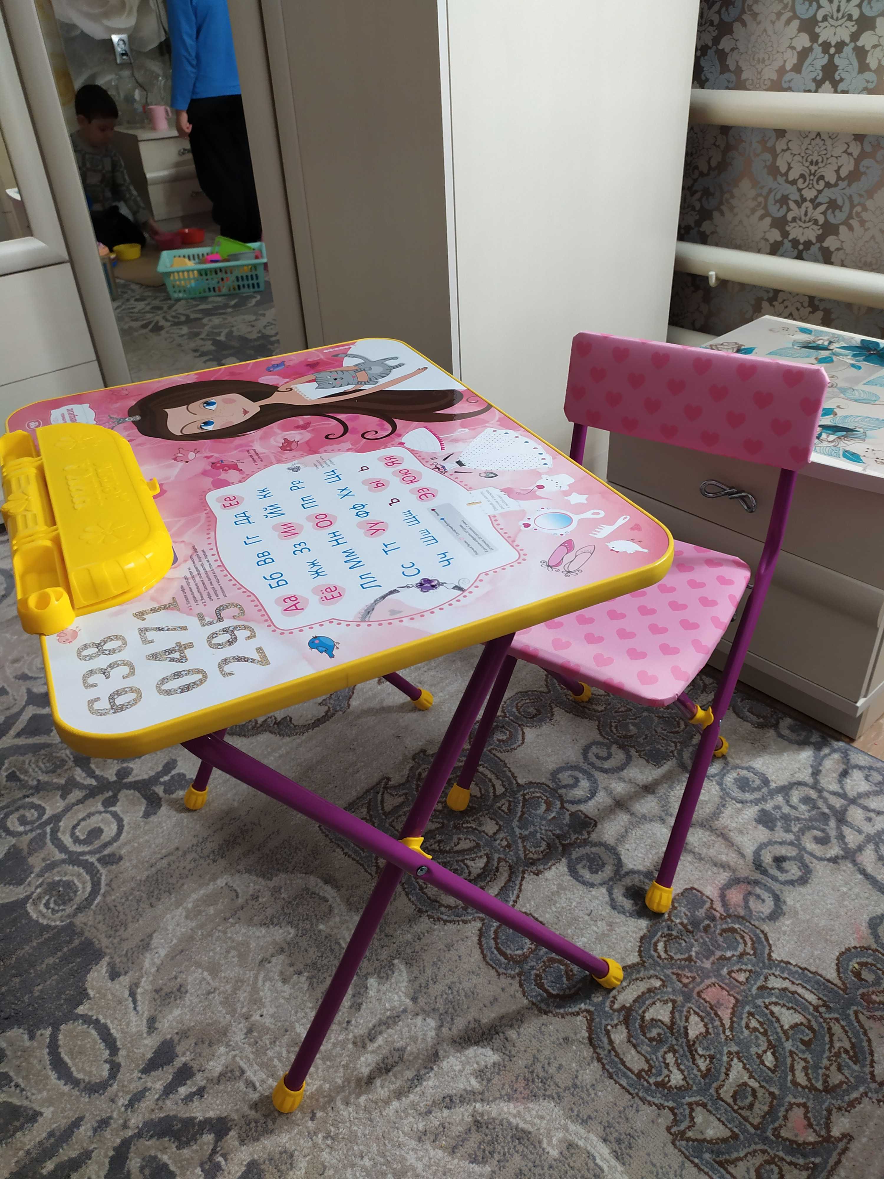 Фотография покупателя товара Комплект детской мебели «Познайка. Маленькая принцесса»: стол, мягкий стул, цвета стула МИКС - Фото 3
