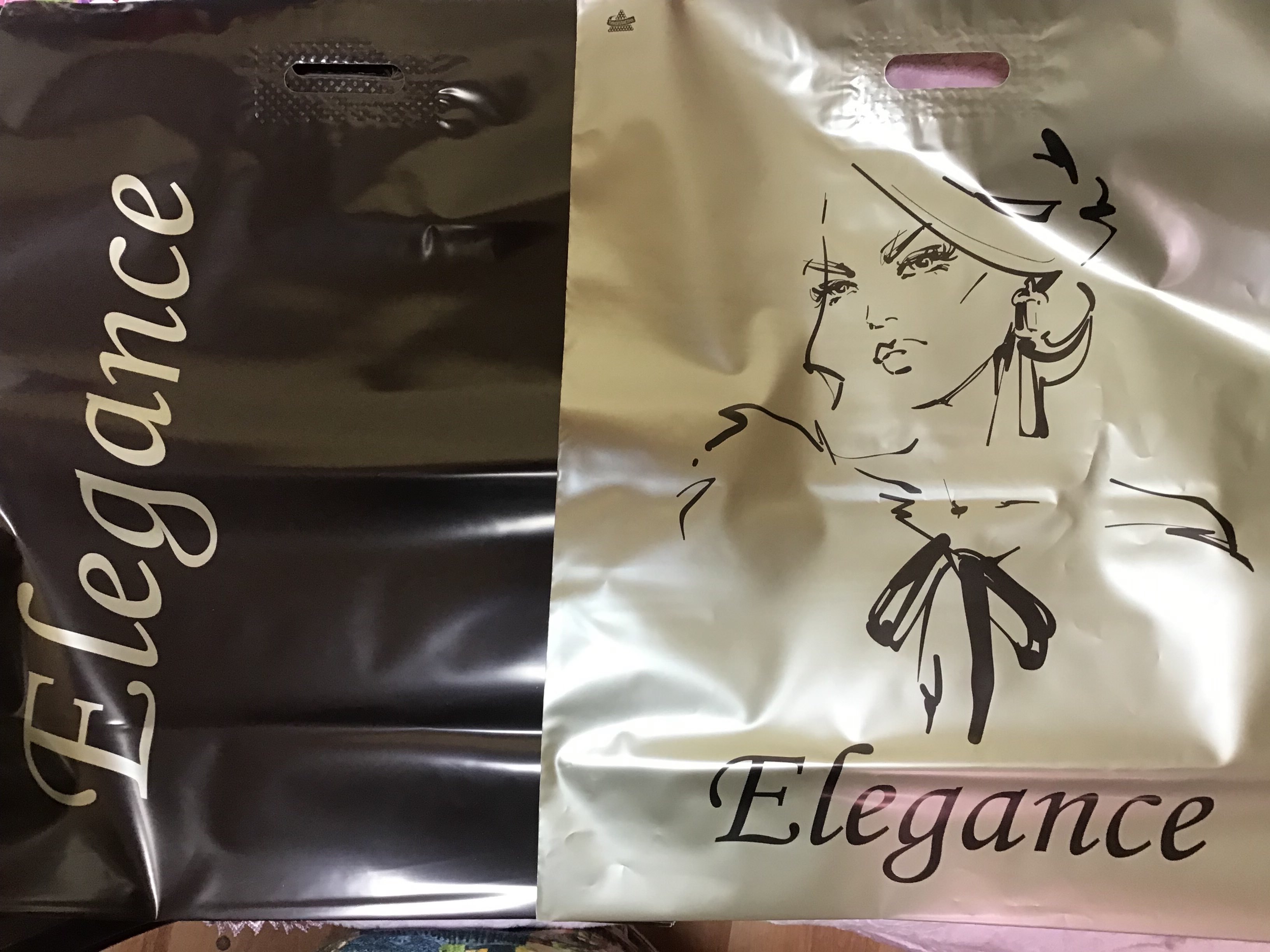 Фотография покупателя товара Пакет "Леди Элеганс", полиэтиленовый с вырубной ручкой, 50 х 60 см, 100 мкм - Фото 1