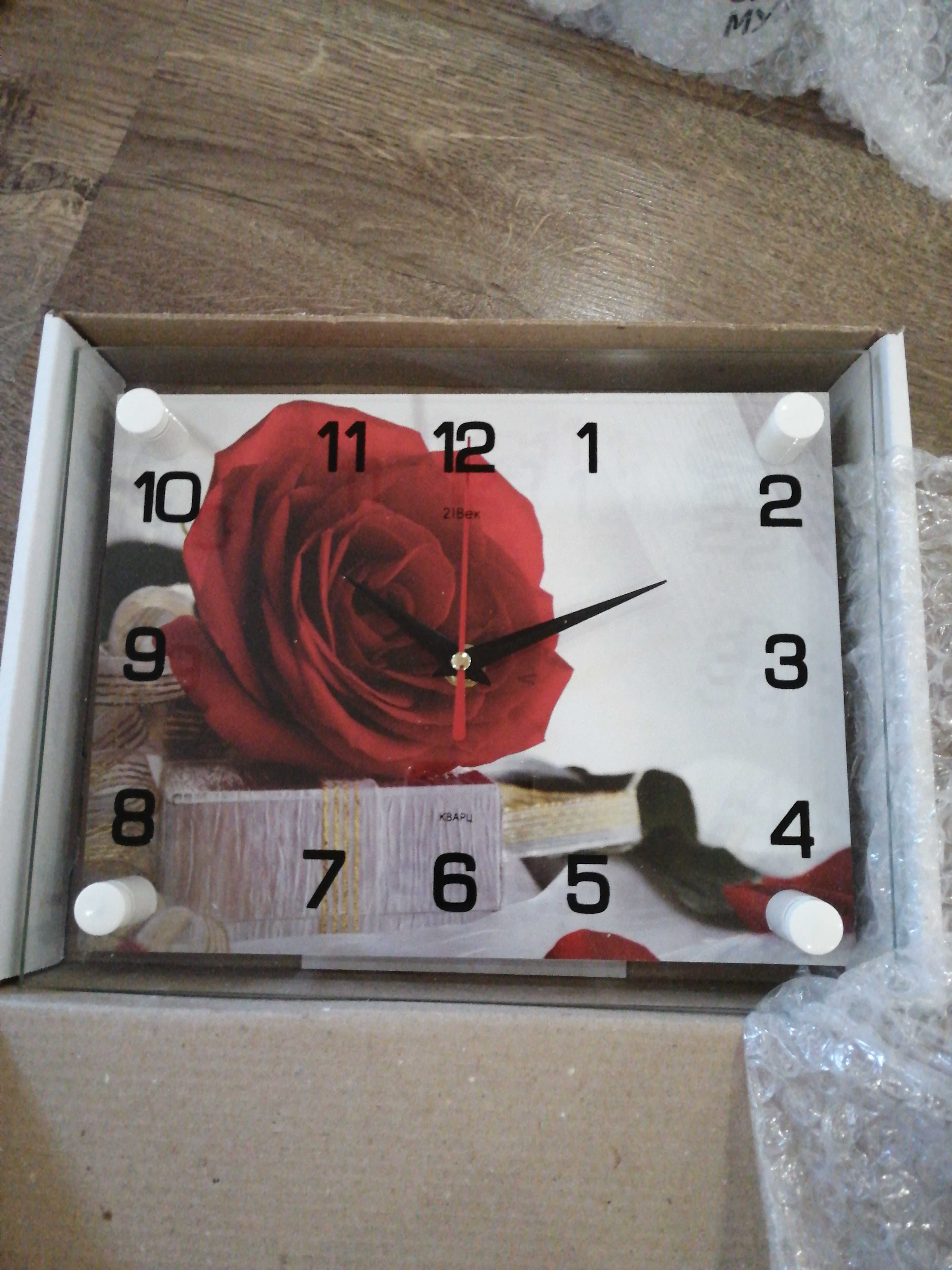 Фотография покупателя товара Часы настенные: Цветы, "Роза с подарком", бесшумные, 20 х 26 см