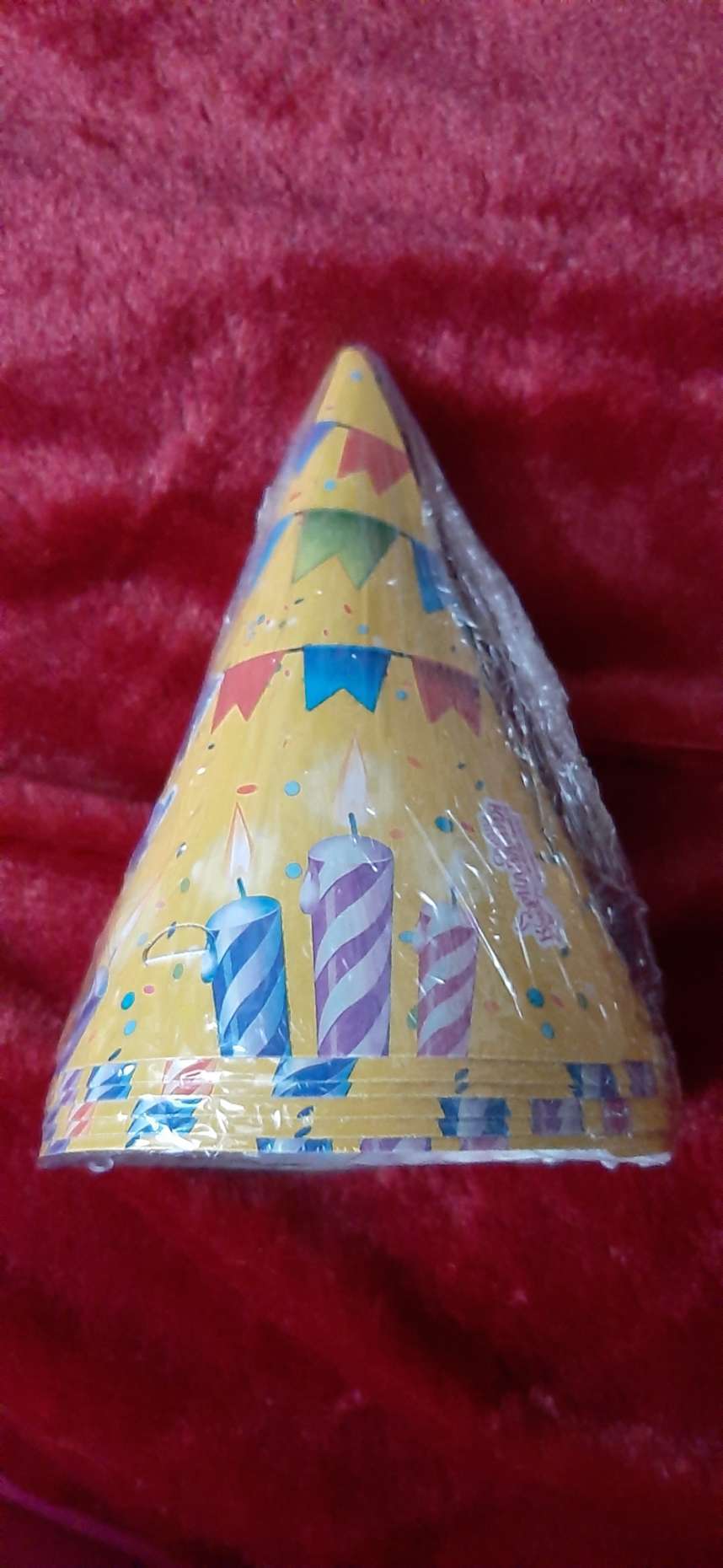 Фотография покупателя товара Колпак бумажный «С днём рождения», свечи и гирлянды, набор 6 шт.