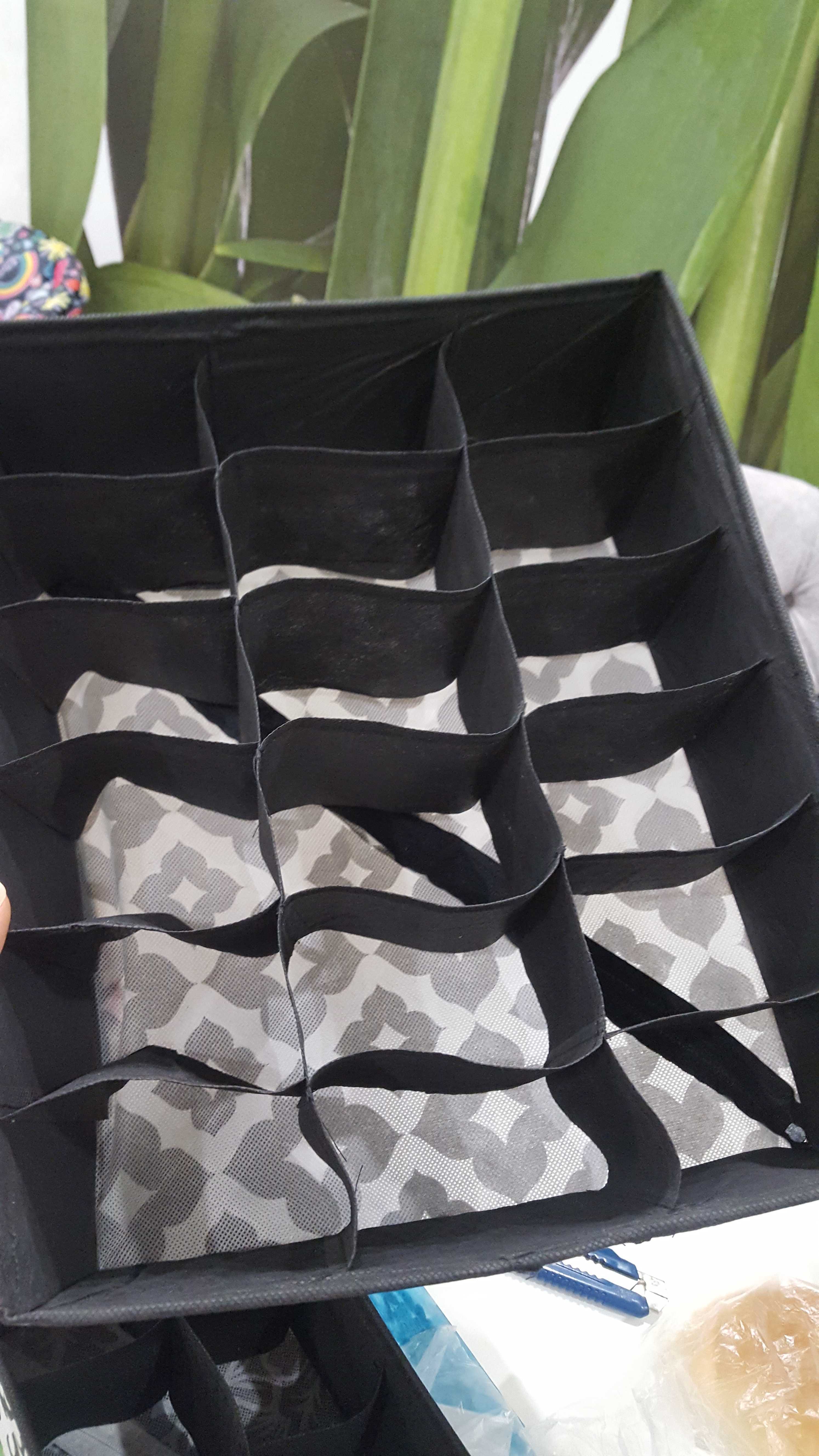 Фотография покупателя товара Органайзер для хранения белья Доляна «Вензель»,18 отделений, 35×30×12 см, цвет чёрно-белый - Фото 4