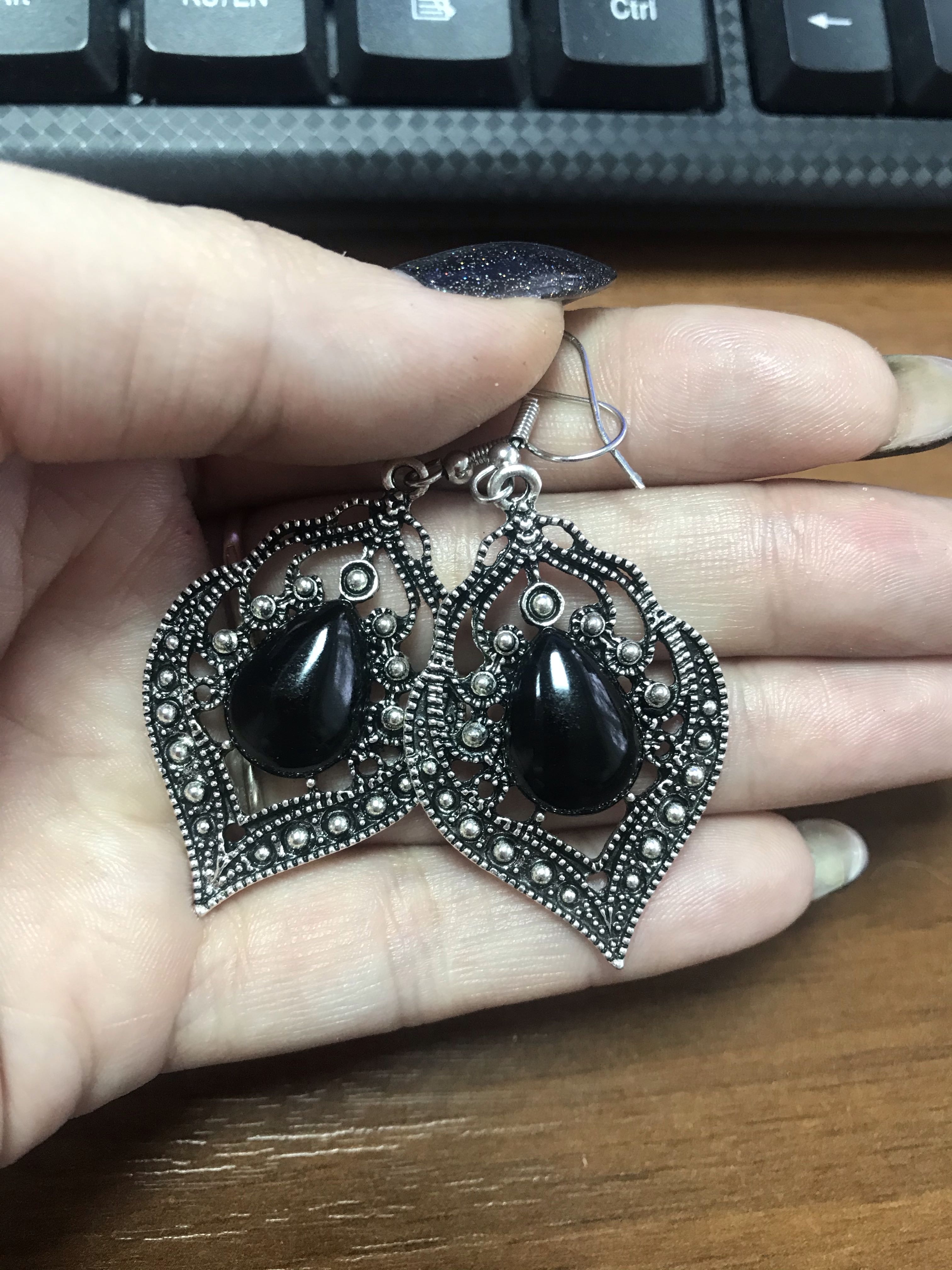 Фотография покупателя товара Серьги ассорти "Капля" изящность, ажурная, цвет чёрный в чернёном серебре - Фото 6