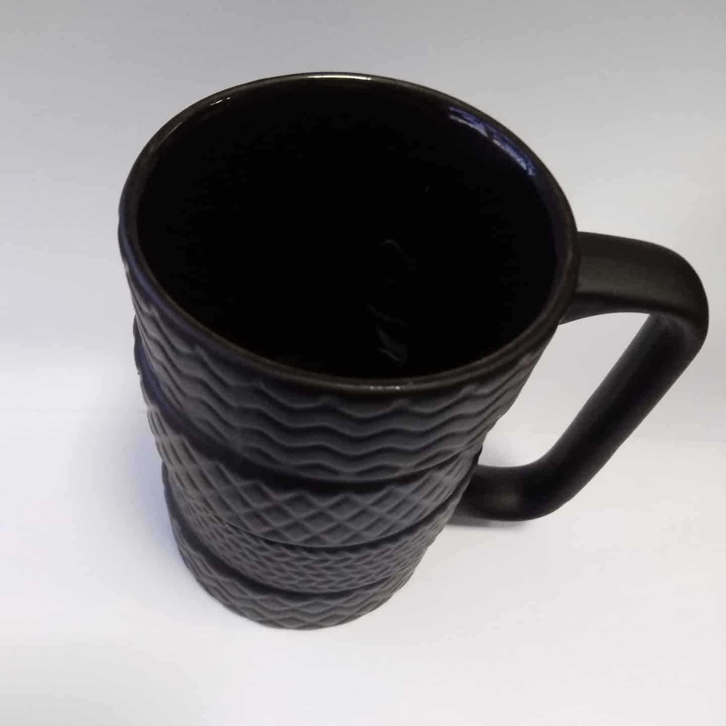 Фотография покупателя товара Кружка керамическая «Шины», 460 мл, цвет чёрный - Фото 8