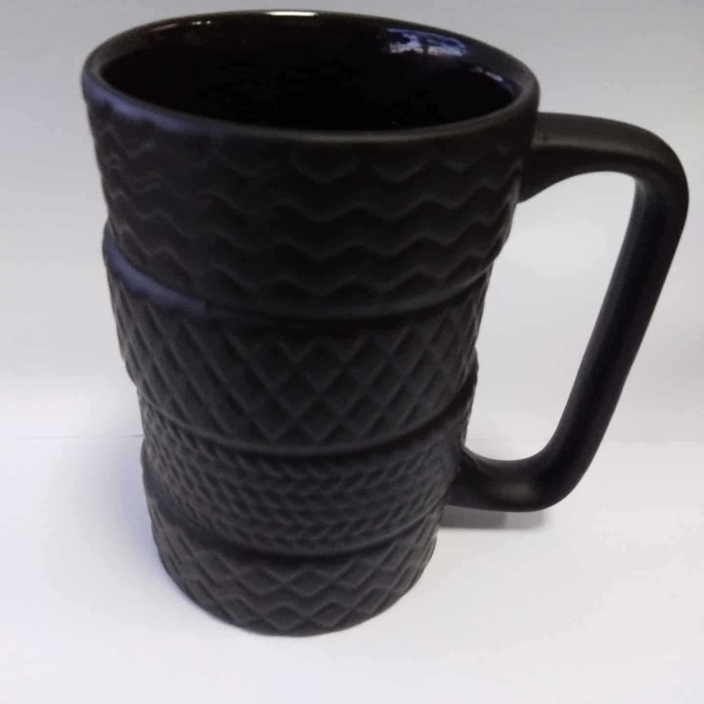 Фотография покупателя товара Кружка керамическая «Шины», 460 мл, цвет чёрный - Фото 9