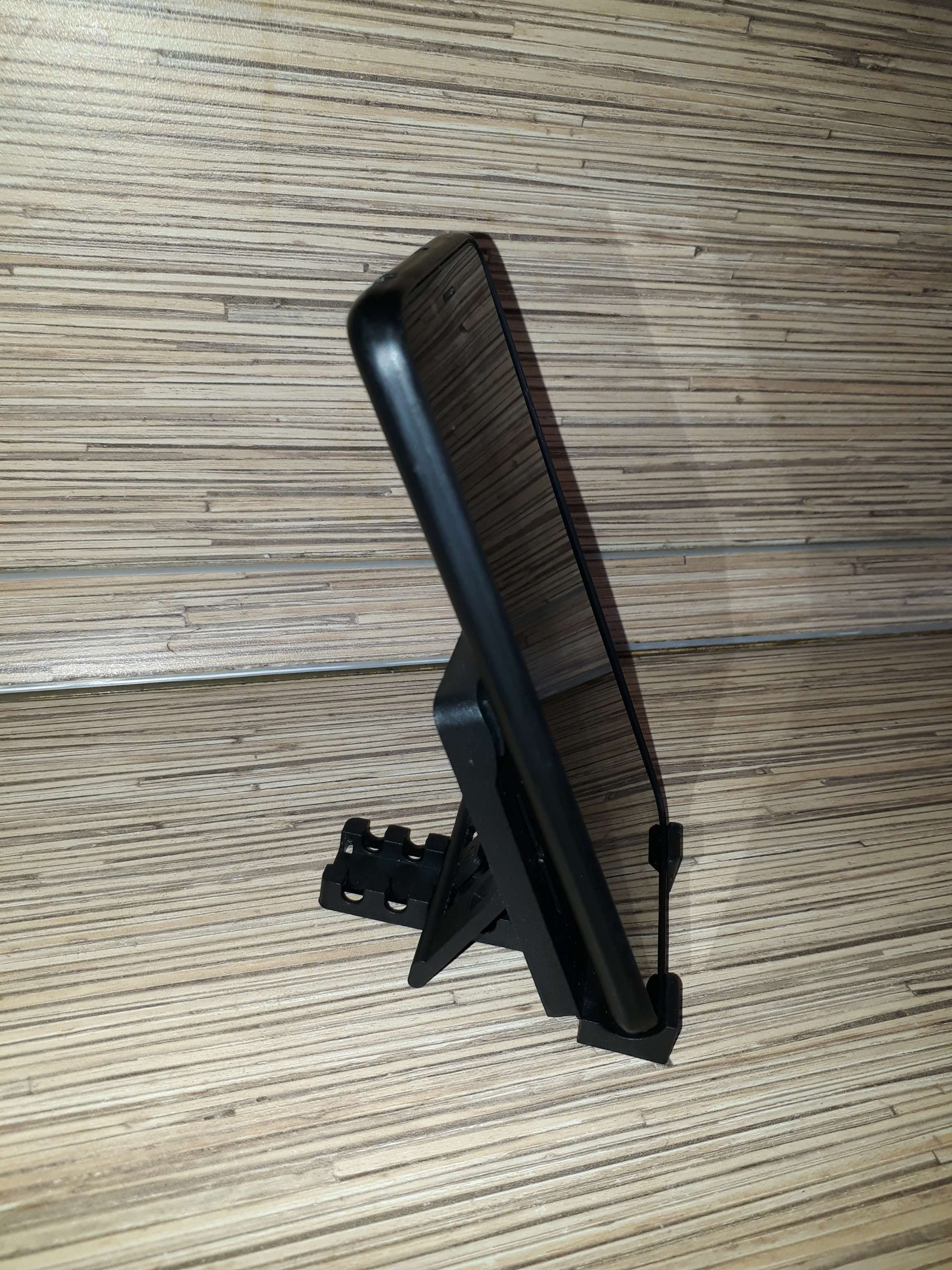 Фотография покупателя товара Подставка для телефона LuazON, складная, регулируемая высота, красная - Фото 1