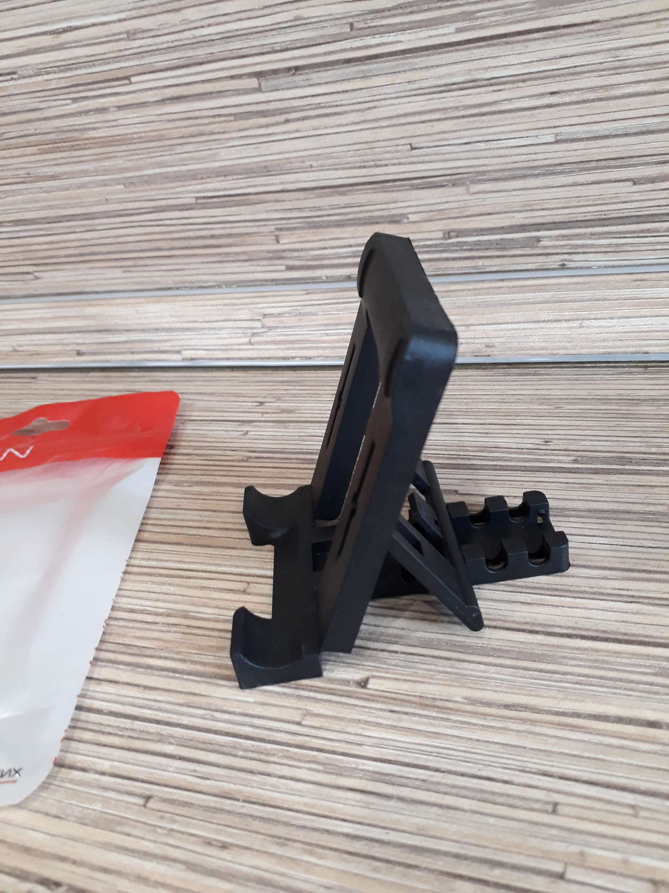 Фотография покупателя товара Подставка для телефона LuazON, складная, регулируемая высота, красная - Фото 5