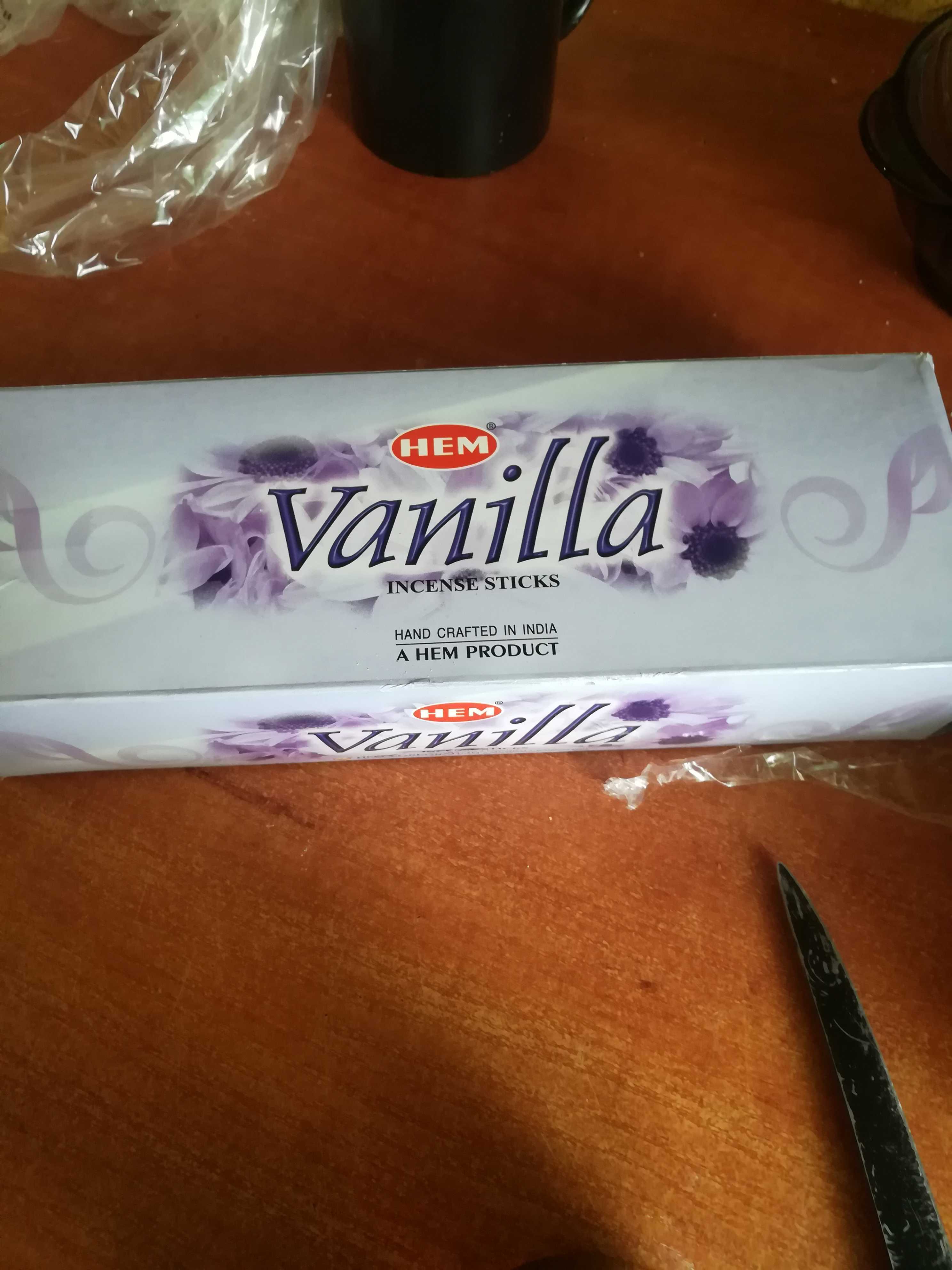 Фотография покупателя товара Благовония HEM "Vanilla. Ваниль", 20 палочек в упаковке, шестигранник - Фото 6
