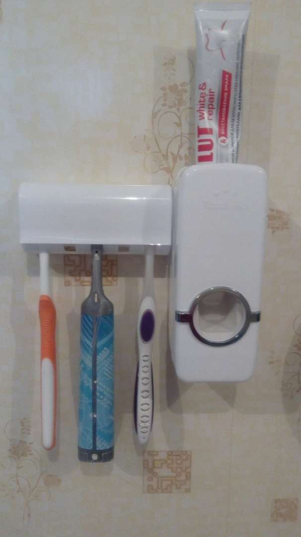 Фотография покупателя товара Держатель для зубных щёток и выдавливатель для зубной пасты, 15,4×6×6 см (для пасты), 11,5×5,5×3,5 см (для щёток), цвет МИКС - Фото 17