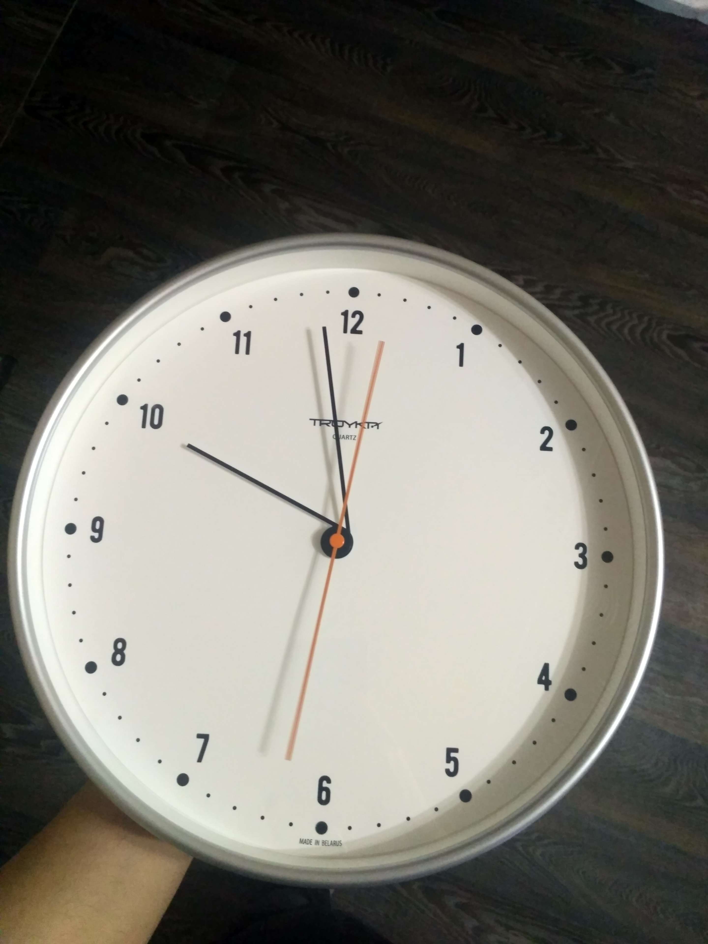 Фотография покупателя товара Часы настенные, серия: Классика, d=30 см - Фото 1