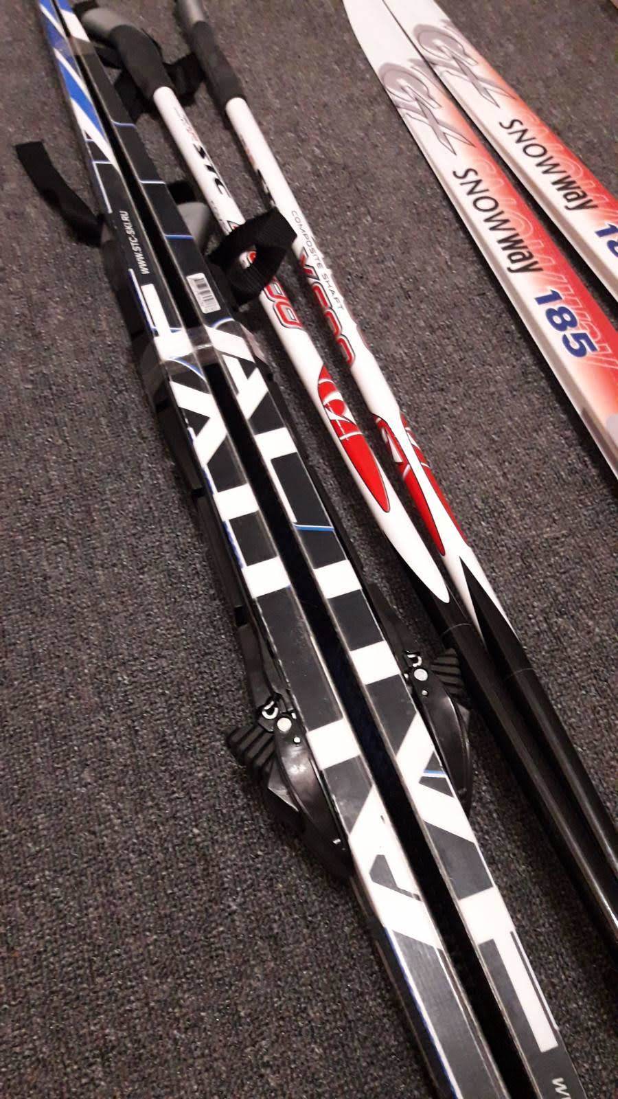Фотография покупателя товара Комплект лыжный: пластиковые лыжи 190 см с насечкой, стеклопластиковые палки 150 см, крепления NNN, цвета МИКС - Фото 10