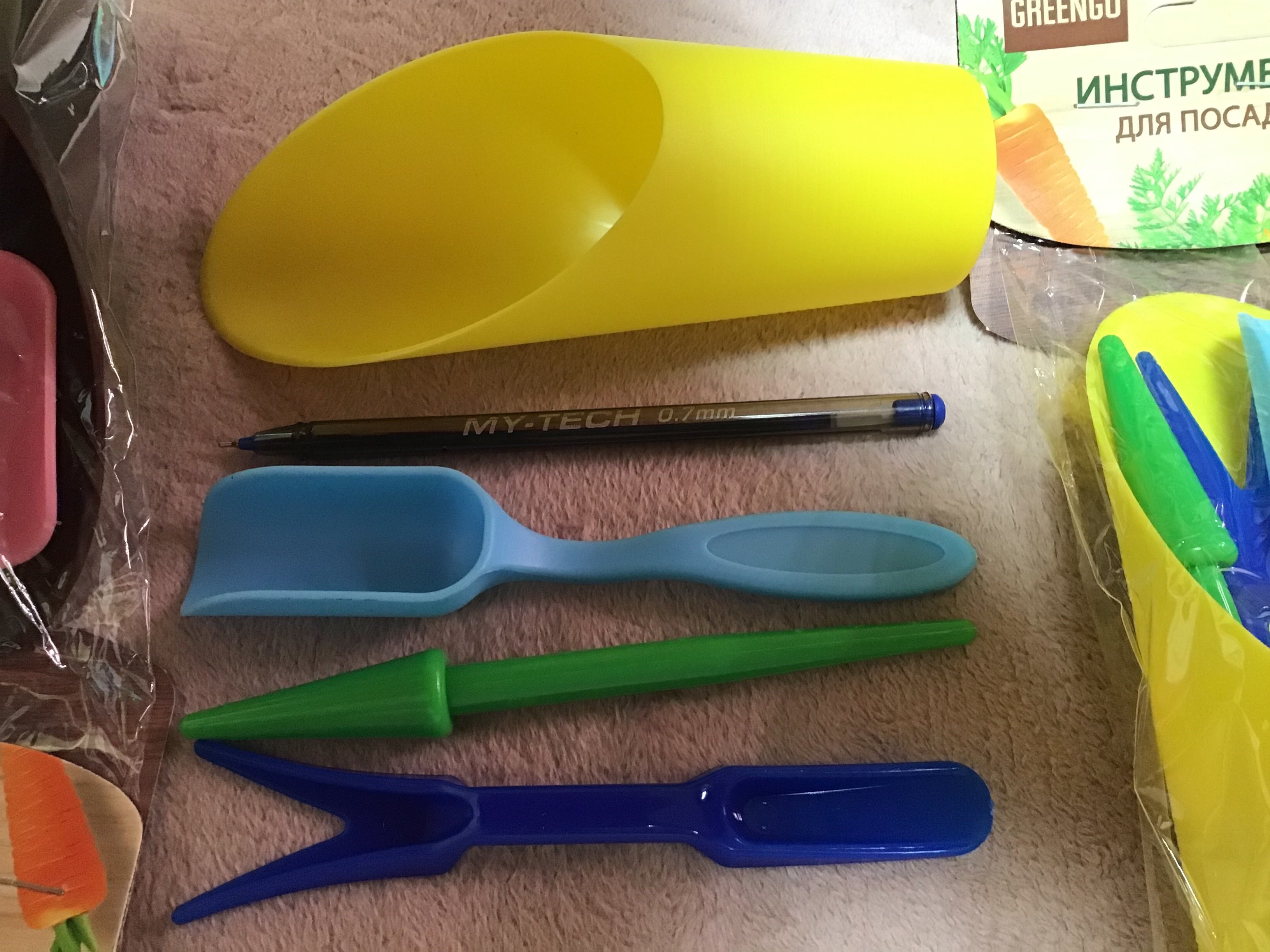 Фотография покупателя товара Набор посадочного инструмента, 4 предмета: лопатка, вилка, конус, стаканчик, цвет МИКС