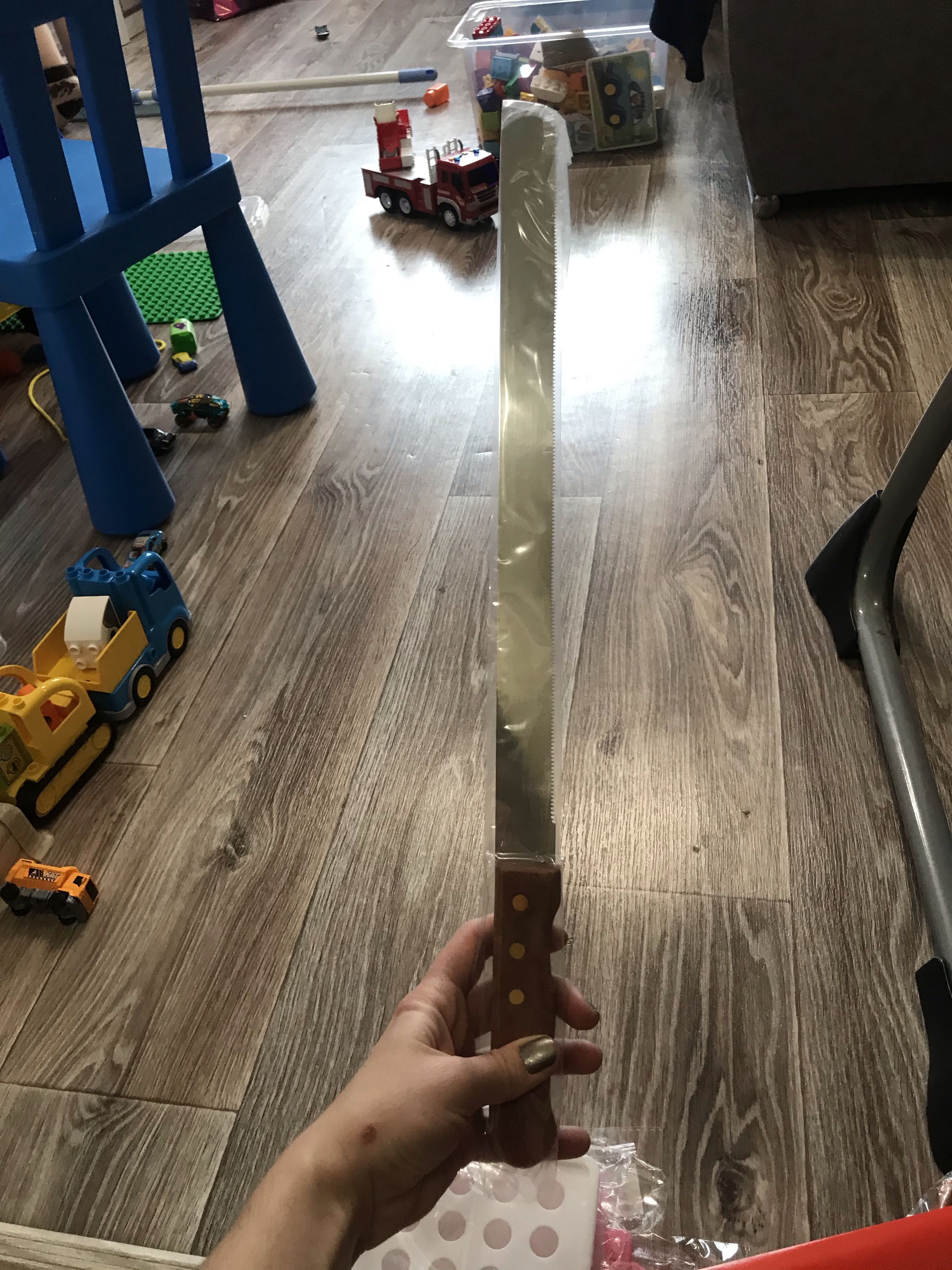 Фотография покупателя товара Нож для бисквита мелкие зубцы KONFINETTA, длина лезвия 35 см, деревянная ручка - Фото 2