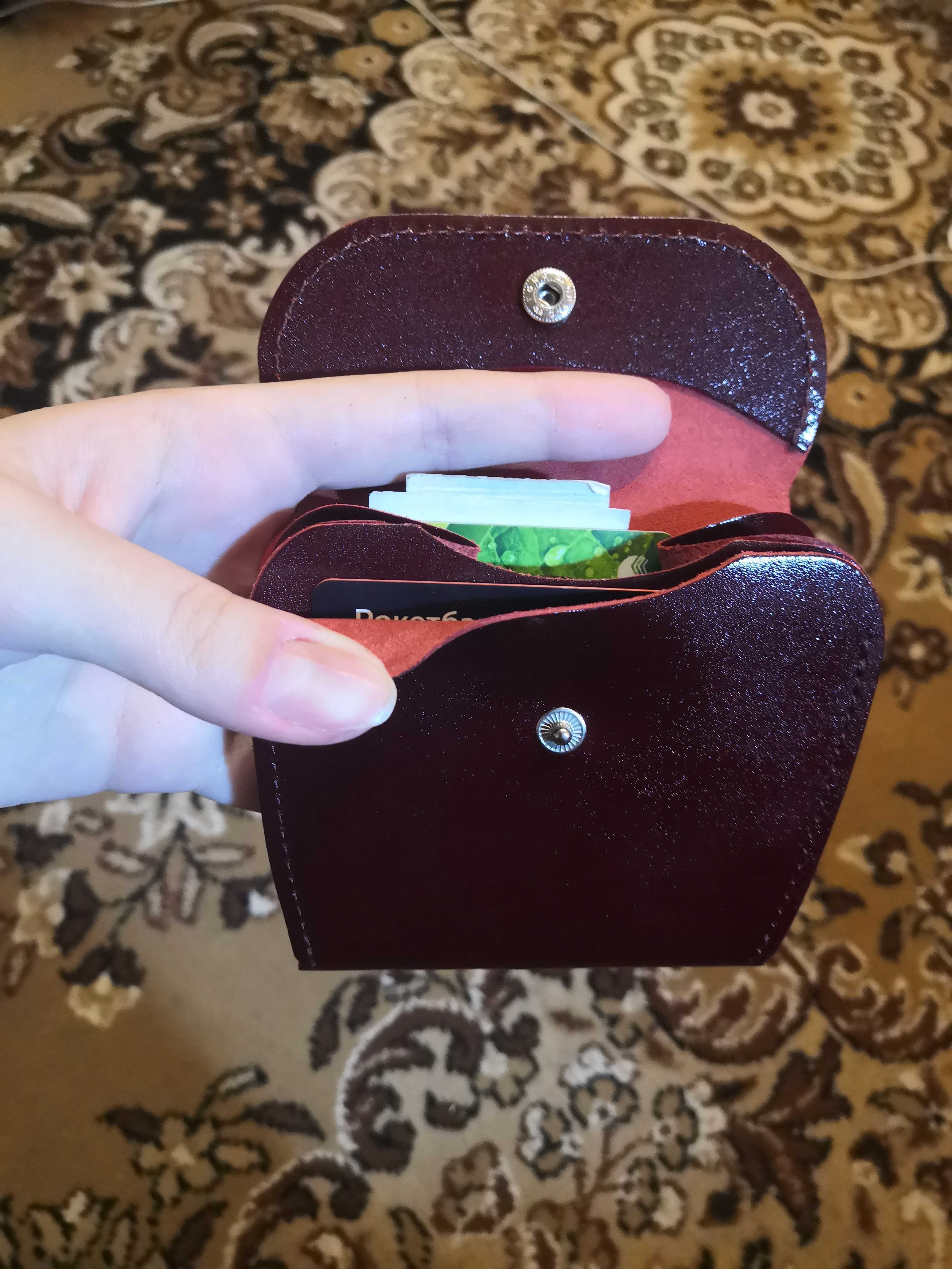 Фотография покупателя товара Футляр для монет и наушников на кнопке, цвет бордовый