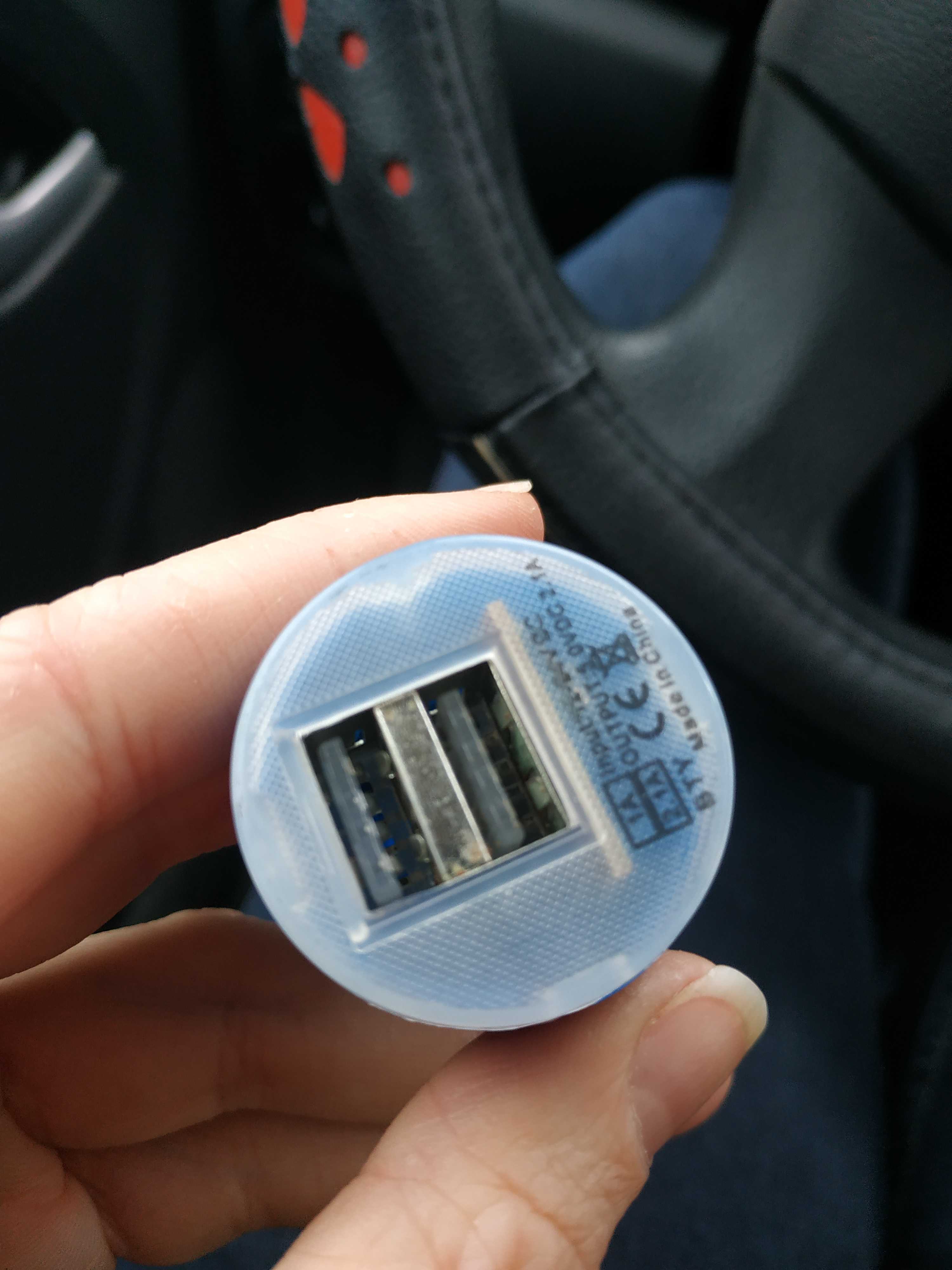Фотография покупателя товара Автомобильное зарядное устройство LuazON UC-2, 2 USB, 2.1 A/1 A , МИКС - Фото 1