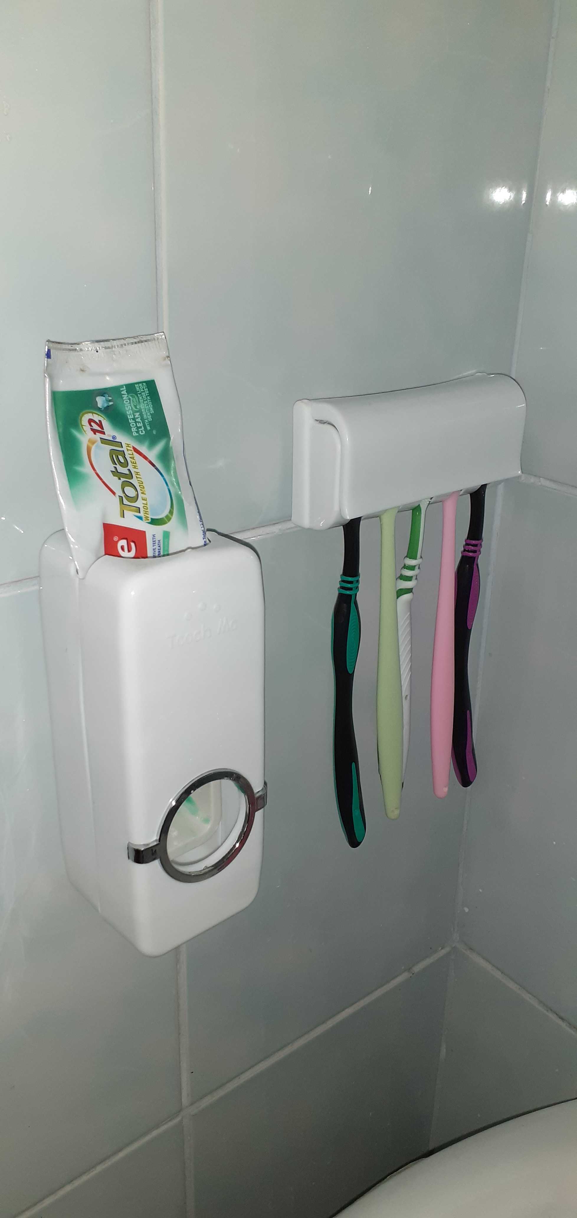 Фотография покупателя товара Держатель для зубных щёток и выдавливатель для зубной пасты, 15,4×6×6 см (для пасты), 11,5×5,5×3,5 см (для щёток), цвет МИКС - Фото 16