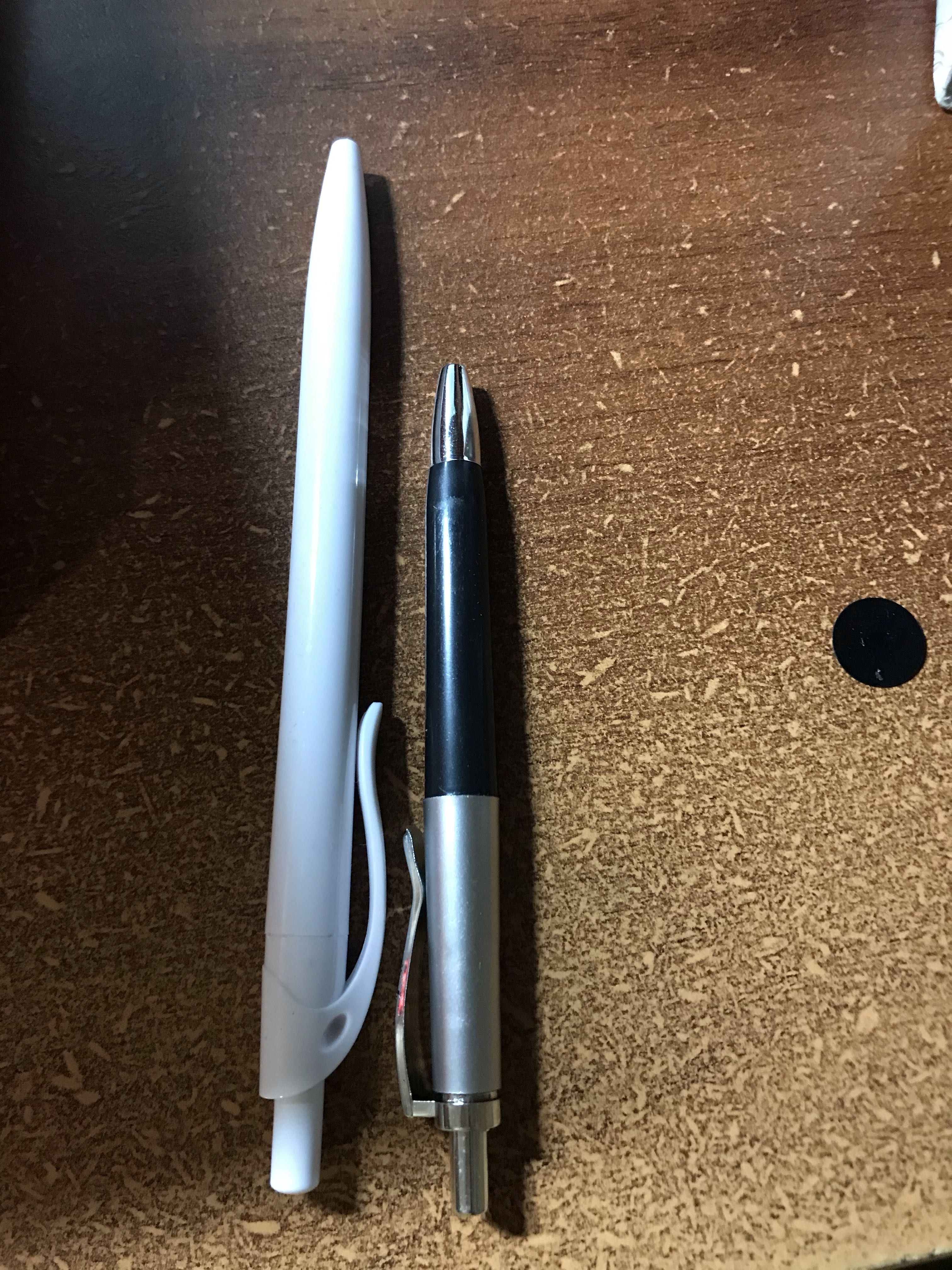 Фотография покупателя товара Набор подарочный 3в1 (2 ручки, фонарик черный)