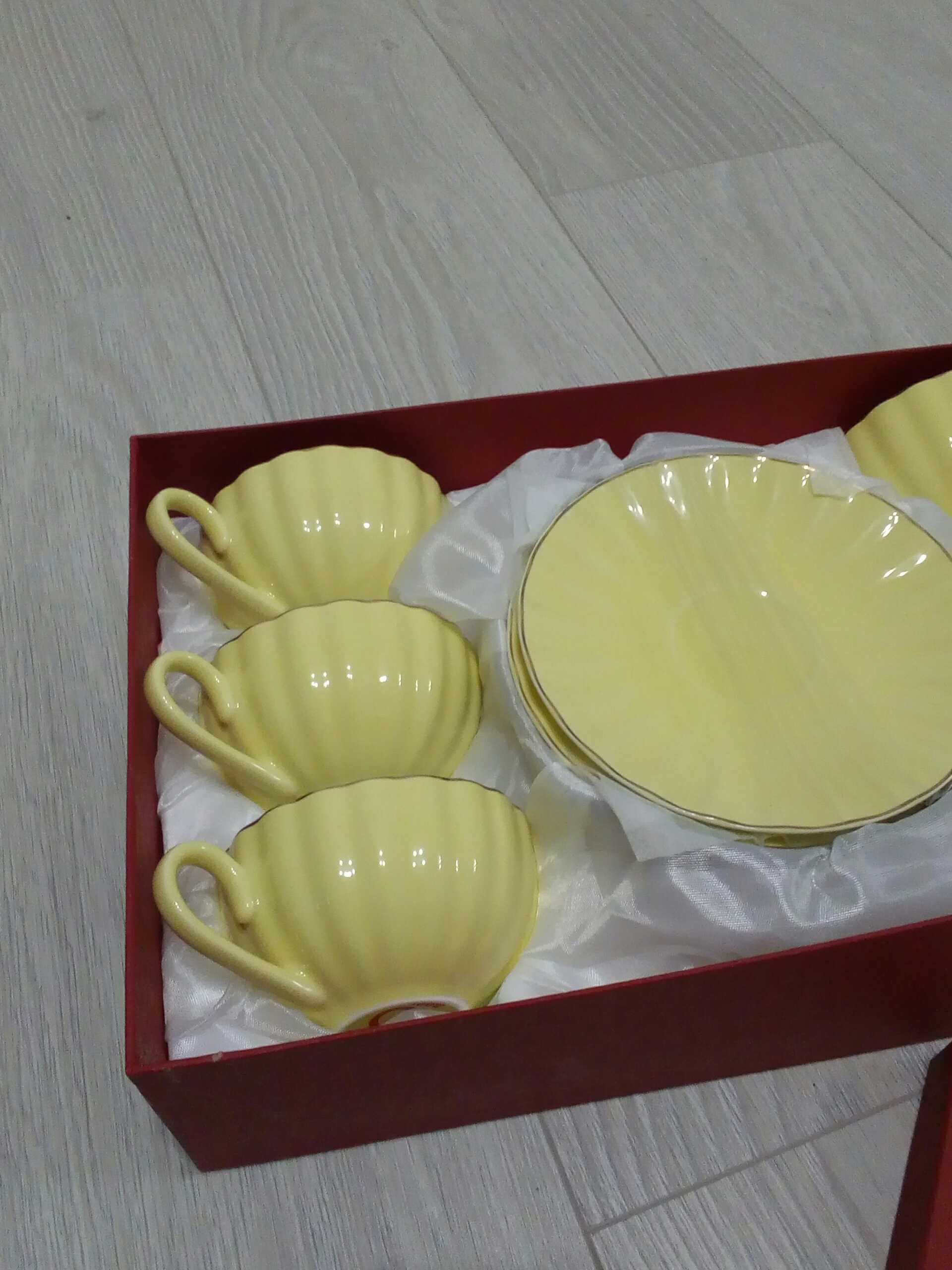 Фотография покупателя товара УЦЕНКА Сервиз фарфоровый чайный Доляна «Вивьен», 12 предметов: 6 чашек 200 мл, 6 блюдец d=15 см, цвет зелёный - Фото 4