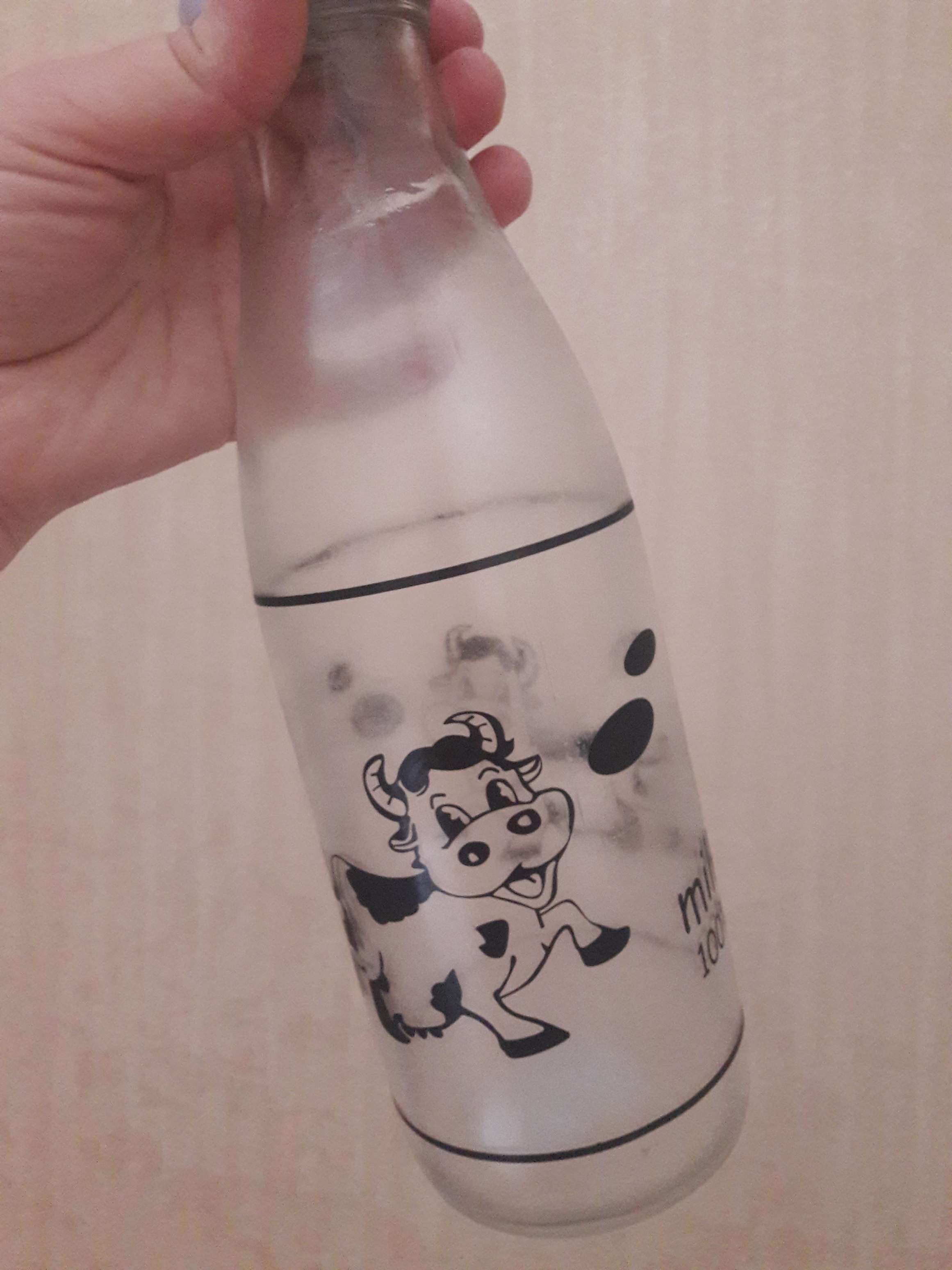 Фотография покупателя товара Бутыль для молока «Коровушка», 1 л, 8,5×25 см - Фото 4