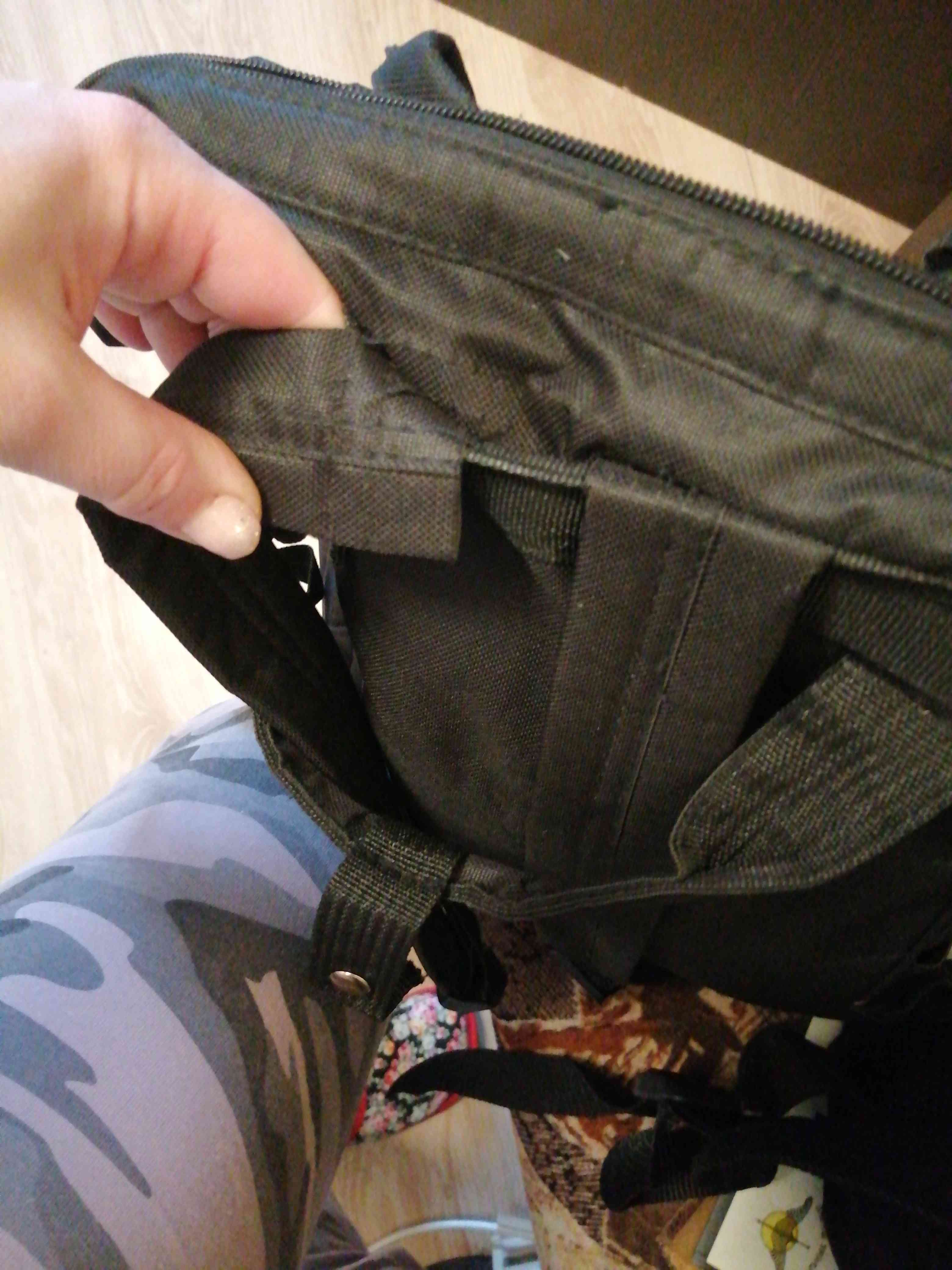 Фотография покупателя товара Рюкзак-сумка, отдел на молнии, 2 наружных кармана, 2 боковых кармана, цвет чёрный