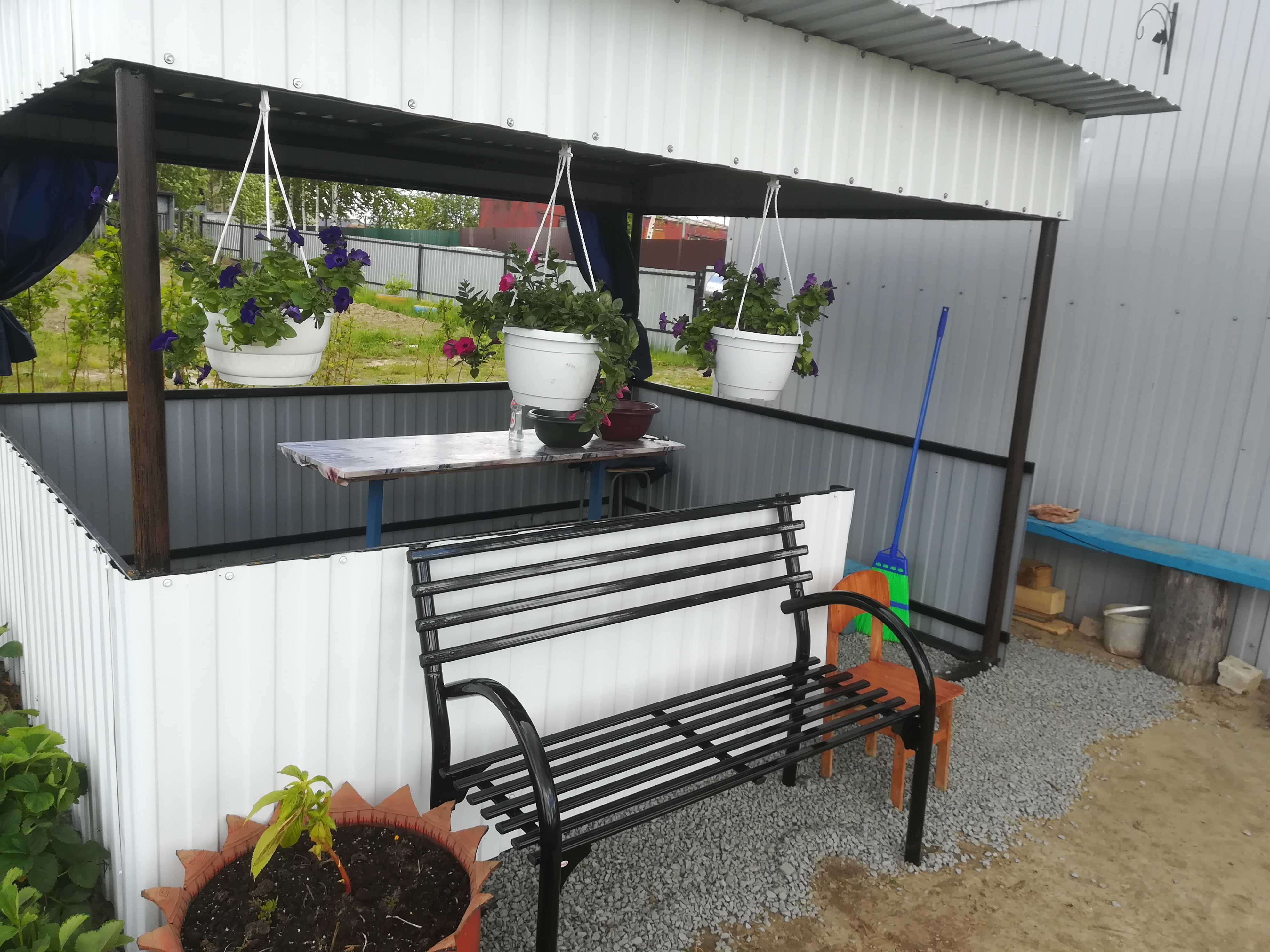 Фотография покупателя товара Скамья "Беседа" садовая, металлическая 128 х 60 х 89 см, со спинкой, разборная, черная - Фото 3
