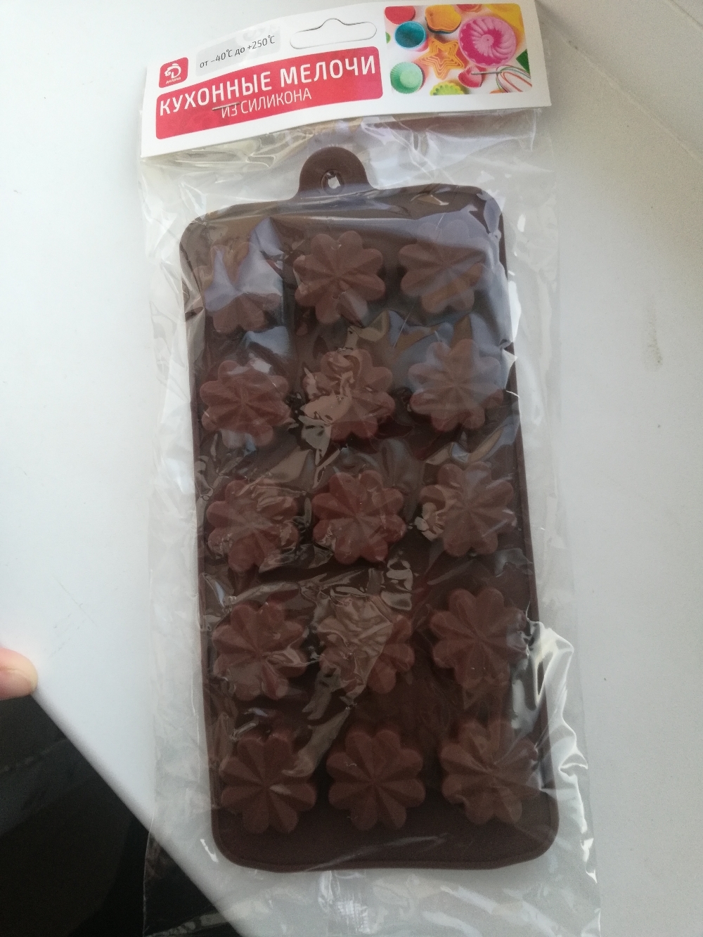 Фотография покупателя товара Форма для шоколада Доляна «Цветочки», силикон, 21×10×2 см, 15 ячеек, цвет МИКС - Фото 3