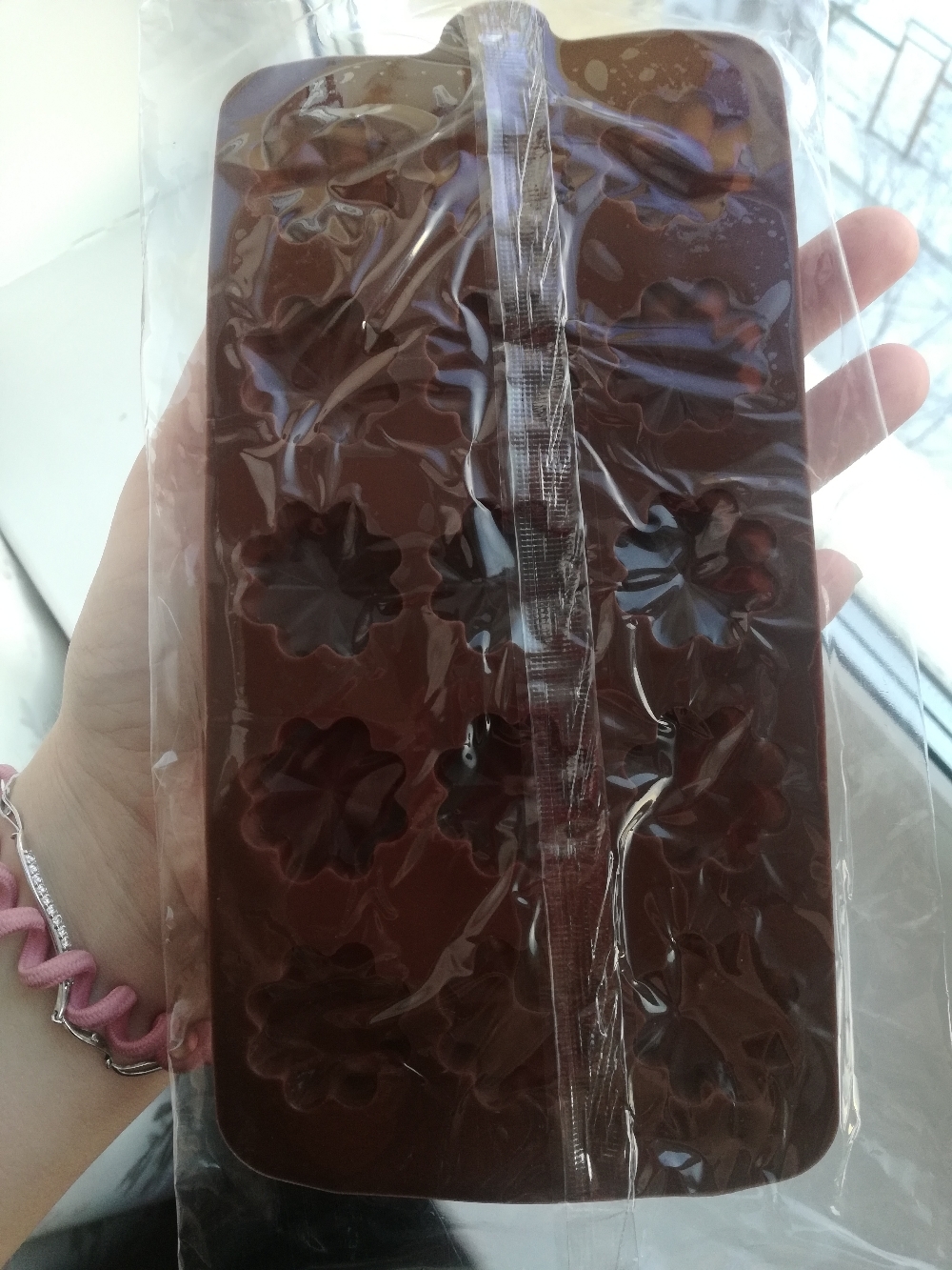 Фотография покупателя товара Форма для шоколада Доляна «Цветочки», силикон, 21×10×2 см, 15 ячеек, цвет МИКС - Фото 4