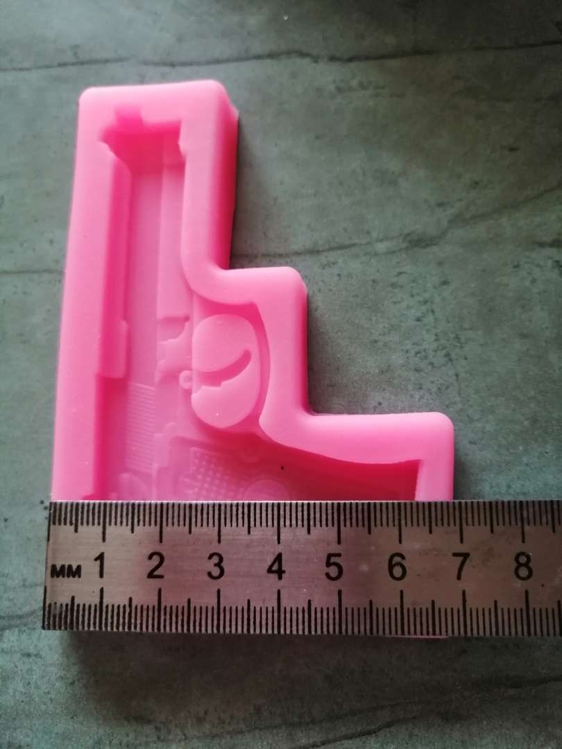 Фотография покупателя товара Молд «Пистолет», силикон, 11×7,5×1 см, цвет МИКС - Фото 8