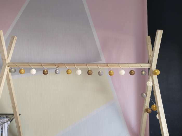 Фотография покупателя товара Гирлянда «Нить» 5 м с насадками «Клубки кремовые», IP20, прозрачная нить, 20 LED, свечение тёплое белое, 220 В - Фото 26