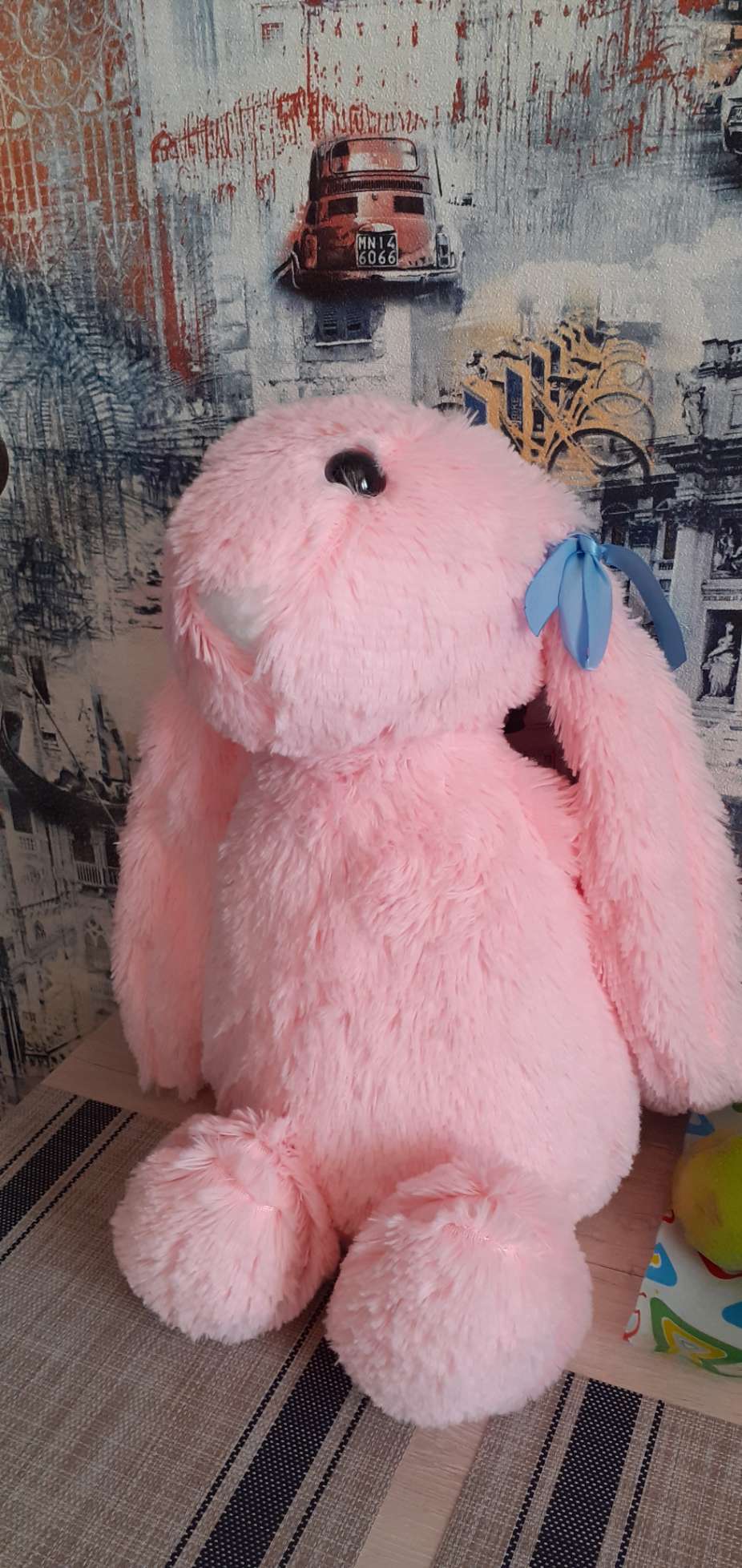 Фотография покупателя товара Мягкая игрушка «Зайчик Лесли», цвет розовый, 65 см - Фото 1