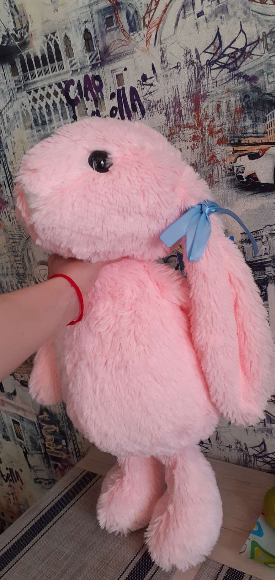 Фотография покупателя товара Мягкая игрушка «Зайчик Лесли», цвет розовый, 65 см - Фото 2