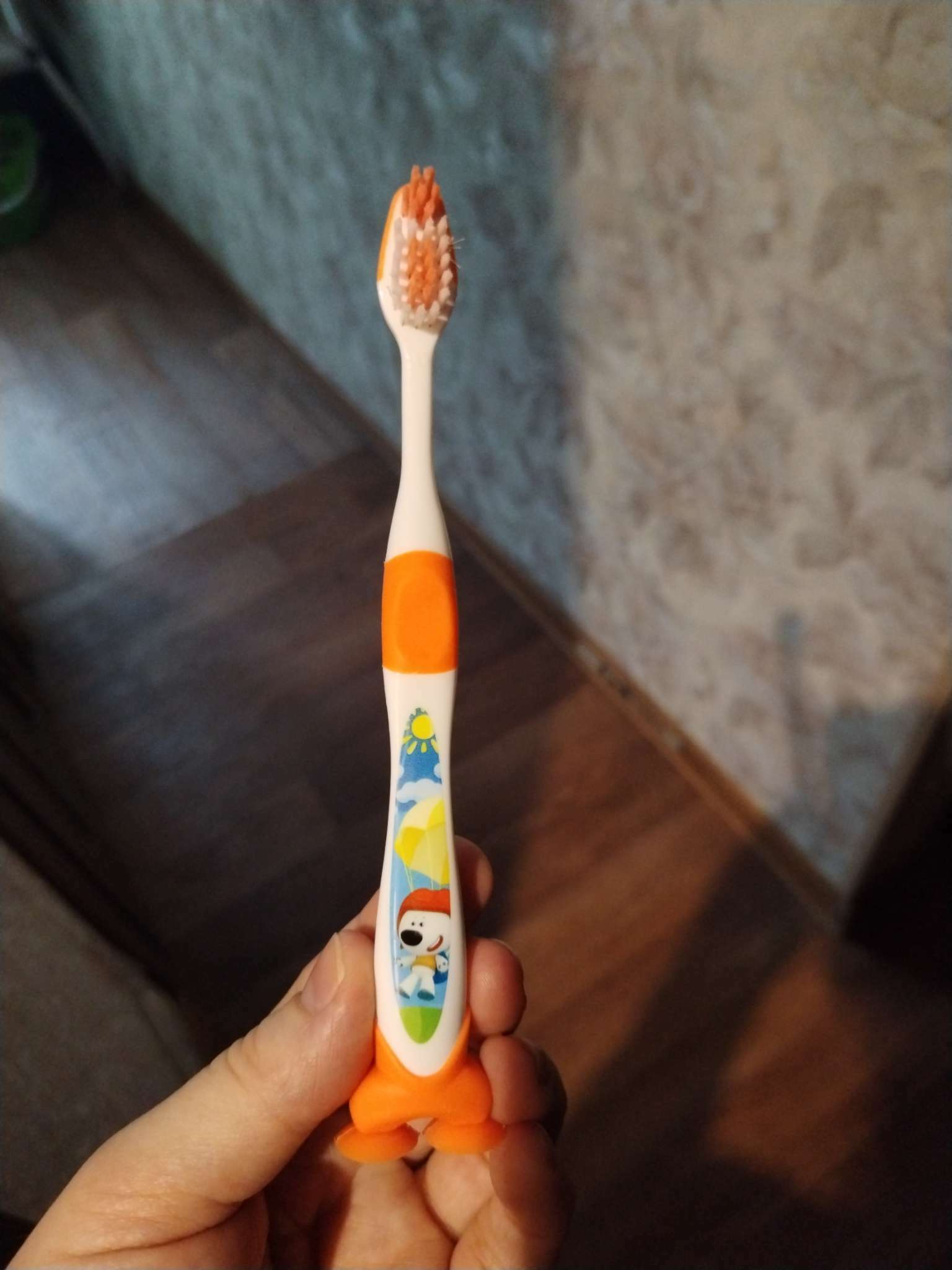 Фотография покупателя товара Зубная щётка детская Bambolina «МиМиМишки» мягкая, с подушечкой для чистки языка, 4-8 лет - Фото 3