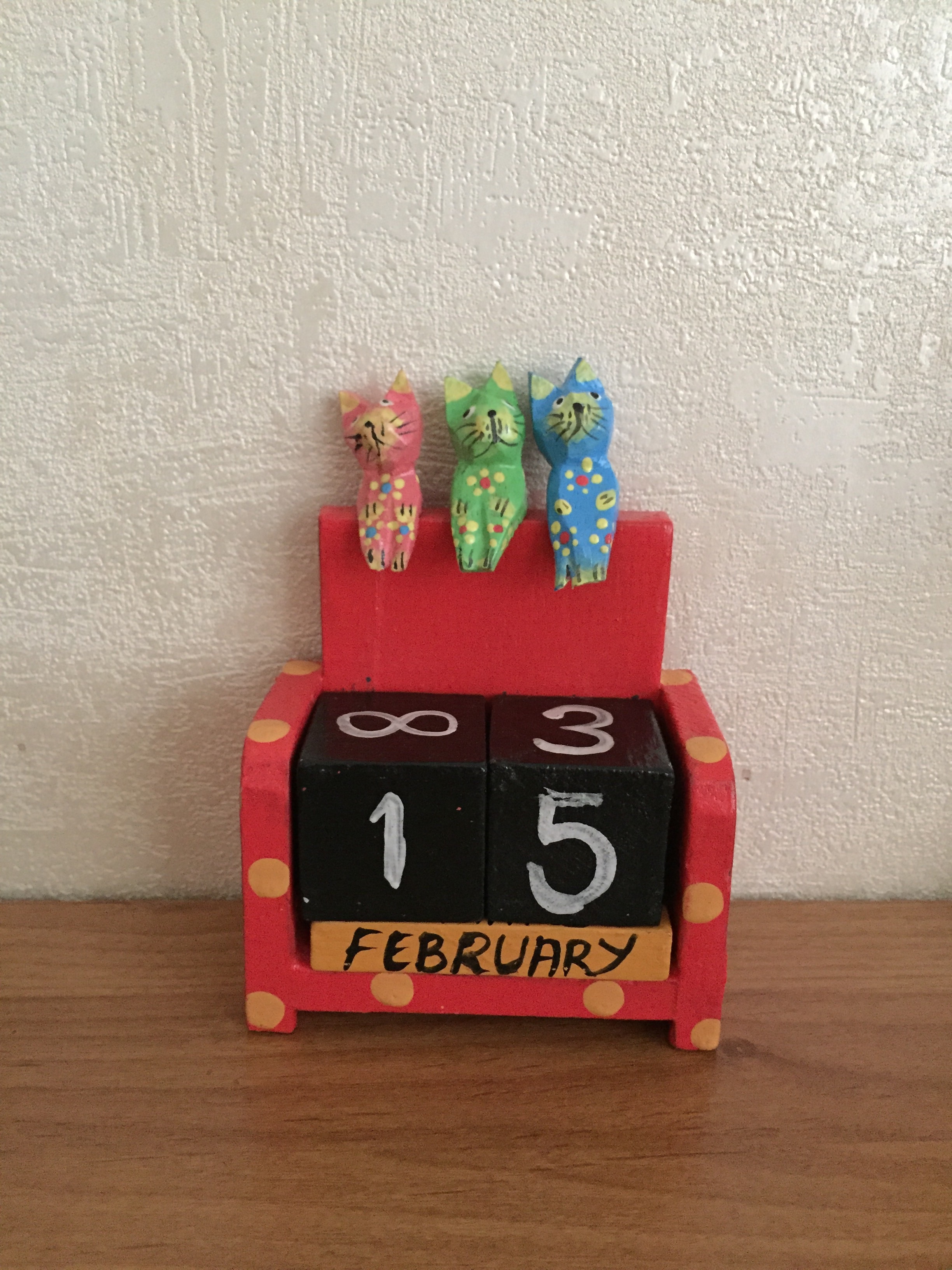 Фотография покупателя товара Деревянный календарь с кубиками "Три котёнка" 8х4,2х13,5 см цвет МИКС - Фото 1