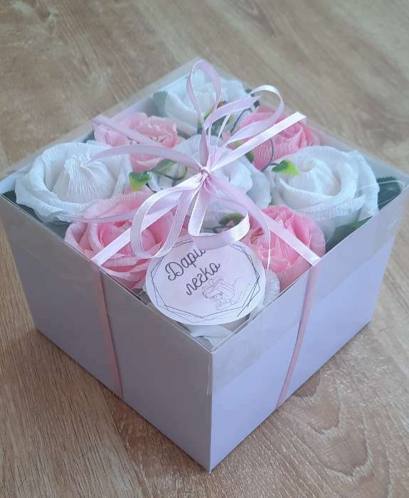 Фотография покупателя товара Коробка для цветов с PVC крышкой, сиреневая, упаковка подарочная, 17 х 17 х 12 см - Фото 4