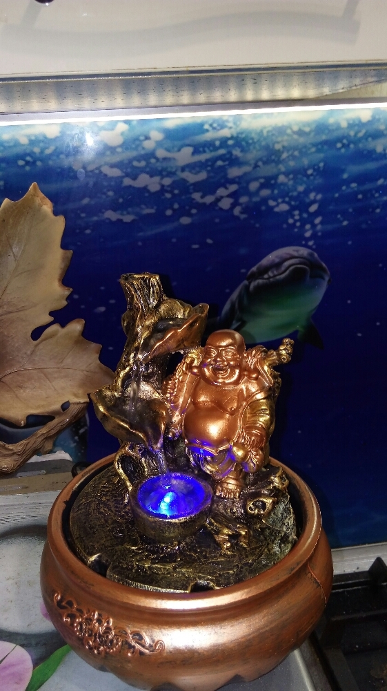 Фотография покупателя товара Фонтан настольный с подсветкой "Хотей у водопада" 22,5х16х16 см - Фото 2