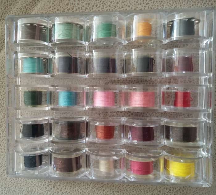 Фотография покупателя товара Органайзер для ниток, на 25 шпулек, 12,3 × 10 × 2,5 см, цвет прозрачный