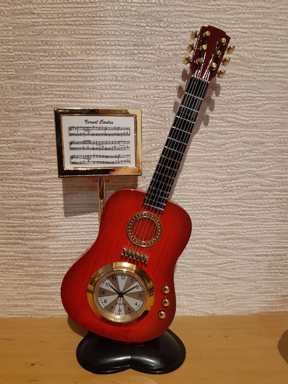 Фотография покупателя товара Часы настольные фигурные "Гитара с пюпитром", дискретный ход, d-3 см, 19 х 8 см, AG5