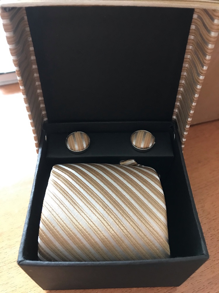 Фотография покупателя товара Набор мужской "Стиль" галстук 145*5см самовяз, запонки, линии тонкие, цвет золотой - Фото 1