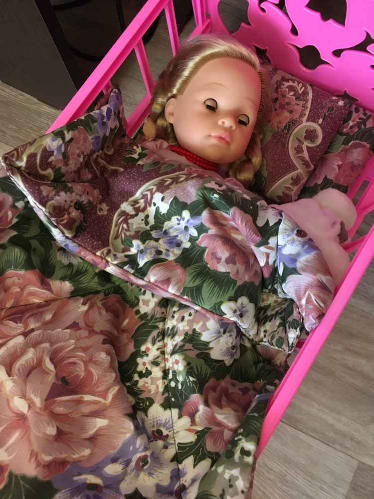 Фотография покупателя товара Кровать кукольная, с комплектом белья: матрас, подушка, одеяло (48х30см) - Фото 2