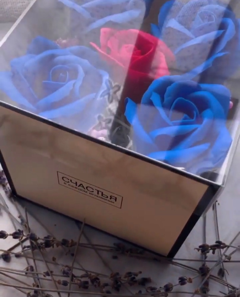 Фотография покупателя товара Коробка подарочная для цветов с PVC крышкой, упаковка, «Счастья в каждом мгновении», 12 х 12 х 12 см - Фото 11