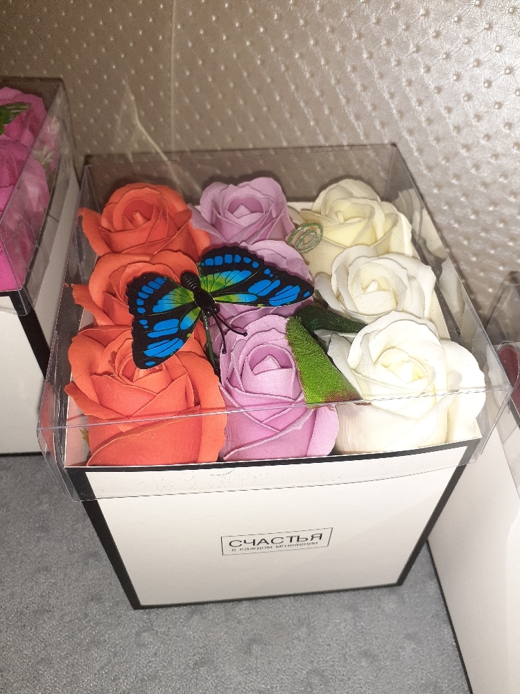 Фотография покупателя товара Коробка подарочная для цветов с PVC крышкой, упаковка, «Счастья в каждом мгновении», 12 х 12 х 12 см