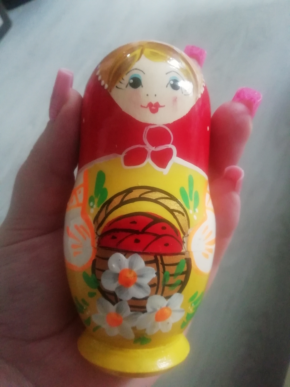 Фотография покупателя товара Матрёшка «Корзинка», красный платок, 5 кукольная, 10 см - Фото 2