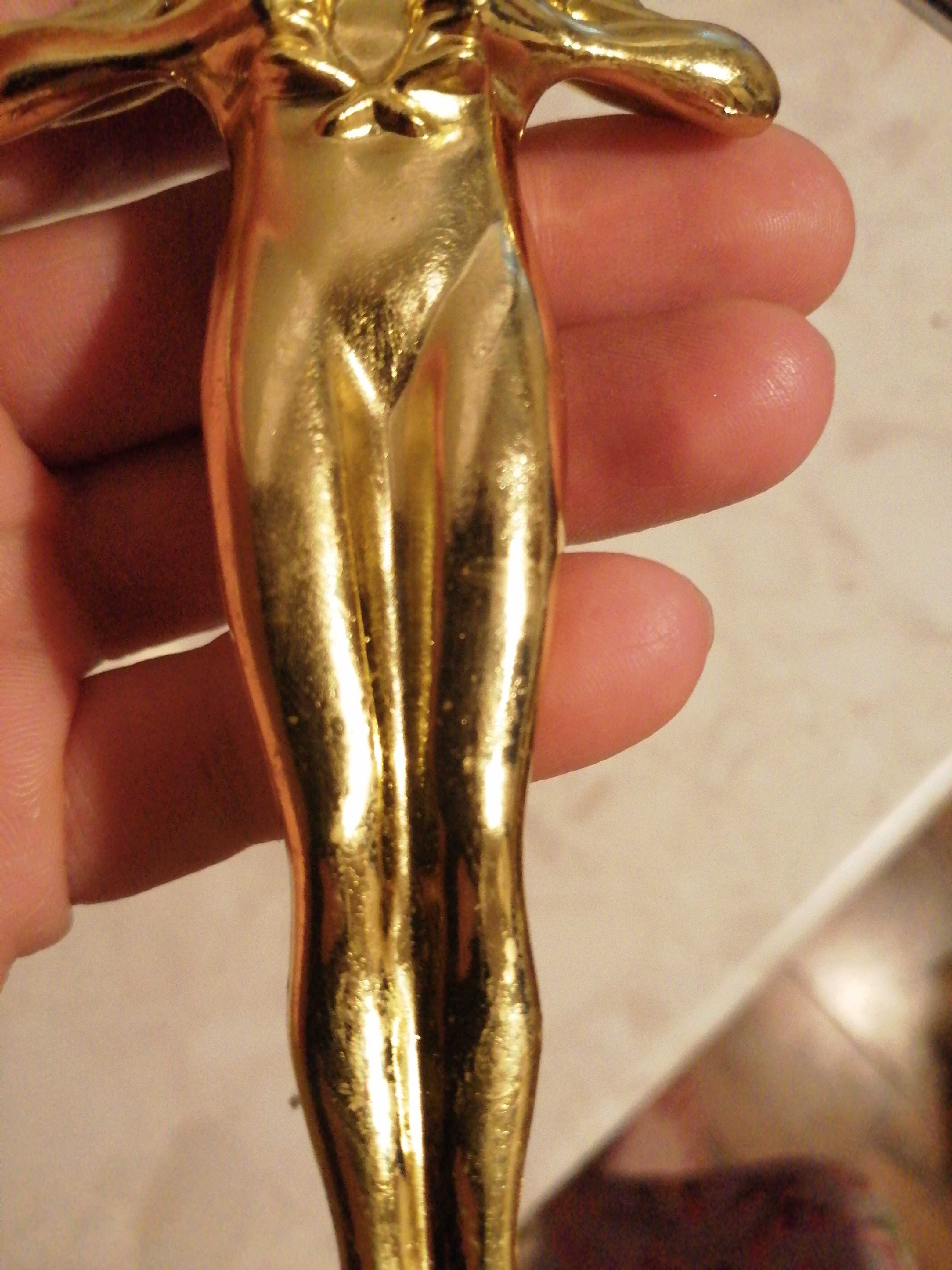 Фотография покупателя товара Наградная фигура мужская, «Оскар», золото, 18 х 6 х 6 см. - Фото 2