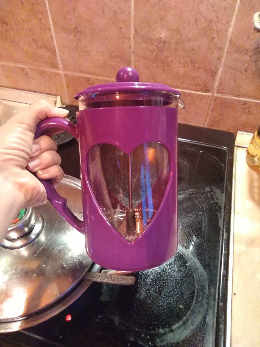 Фотография покупателя товара Чайник заварочный френч - пресс Доляна «Комплимент», 800 мл, стекло, цвет фиолетовый