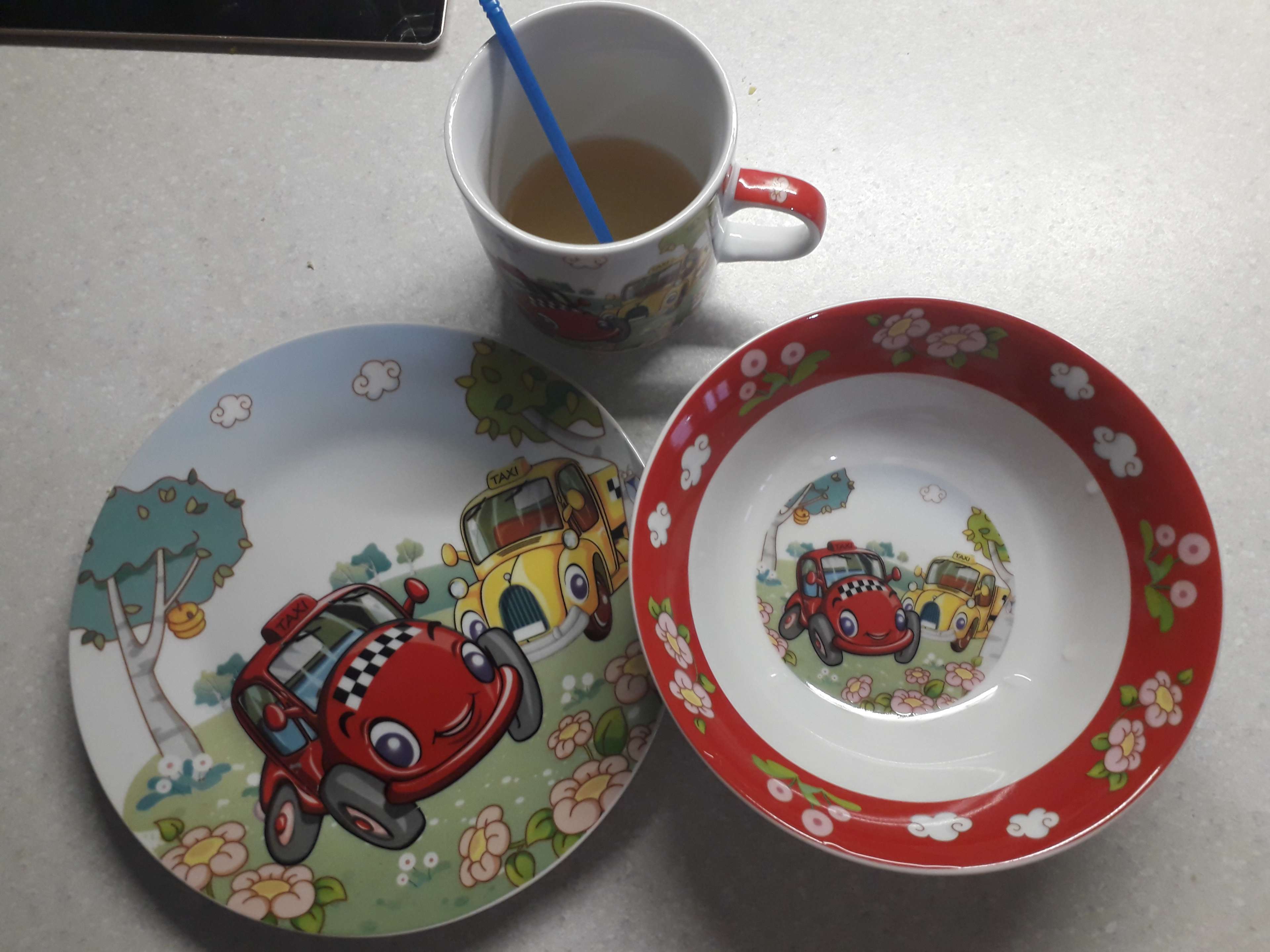 Фотография покупателя товара Набор детской посуды из керамики Доляна «Такси», 3 предмета: кружка 230 мл, миска 400 мл, тарелка d=18 см - Фото 4